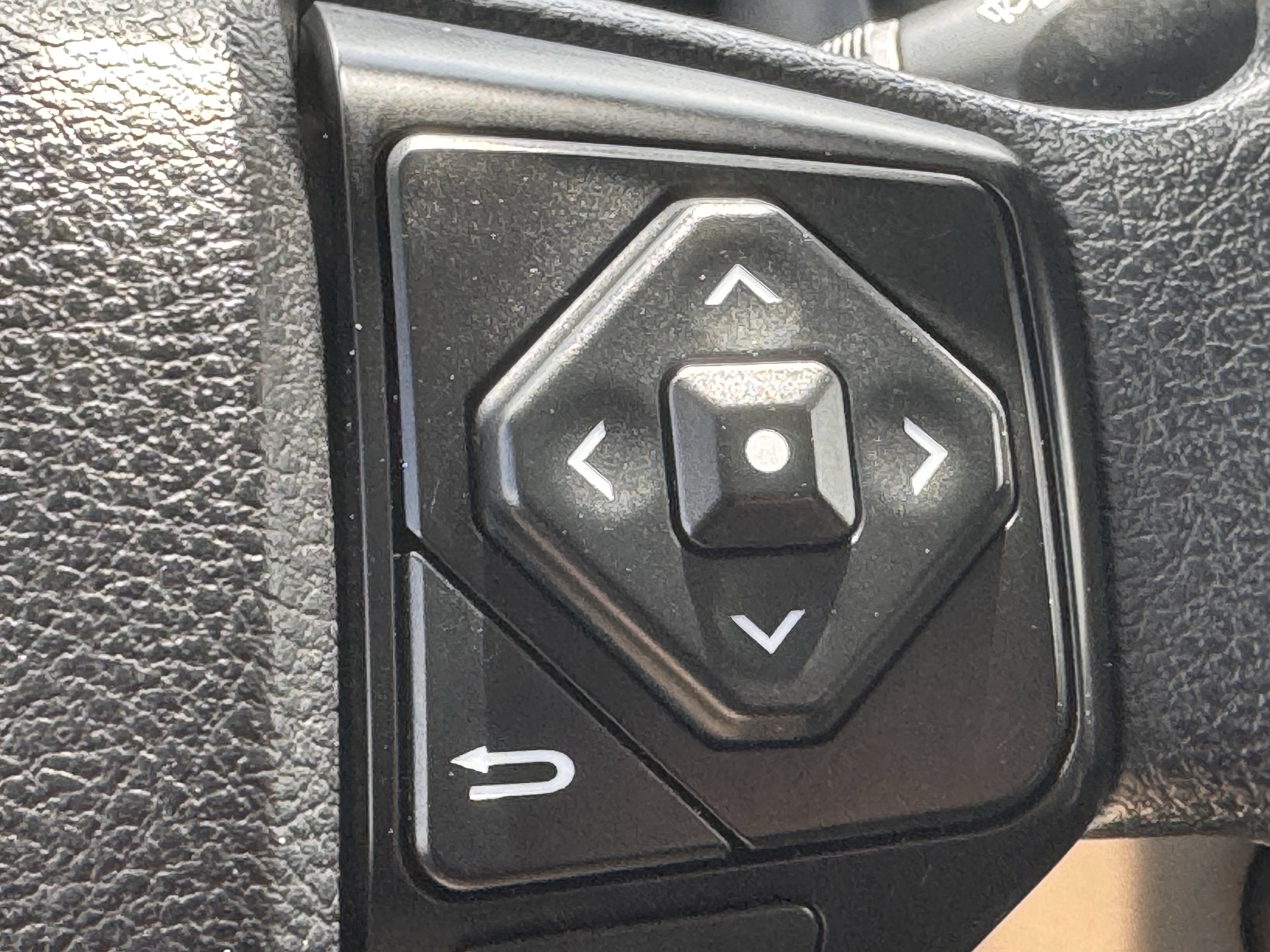 2022 Toyota Tacoma SR V6