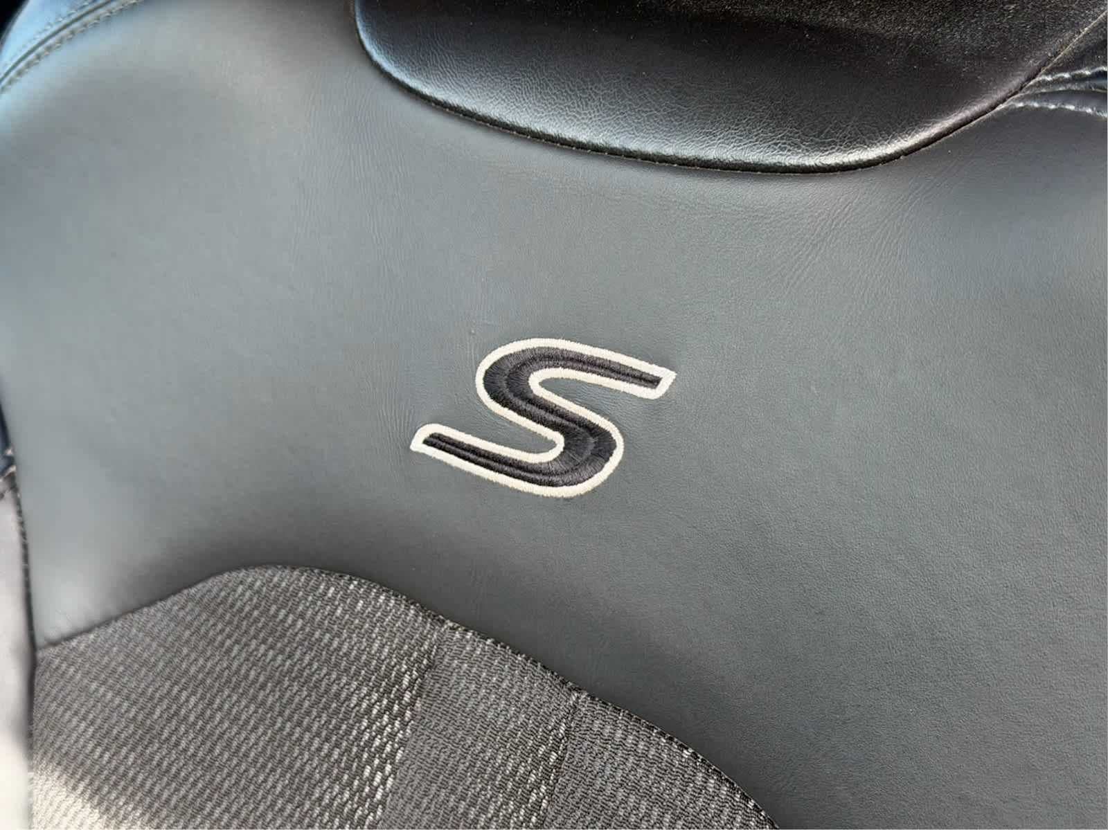 2016 Chrysler 200 S