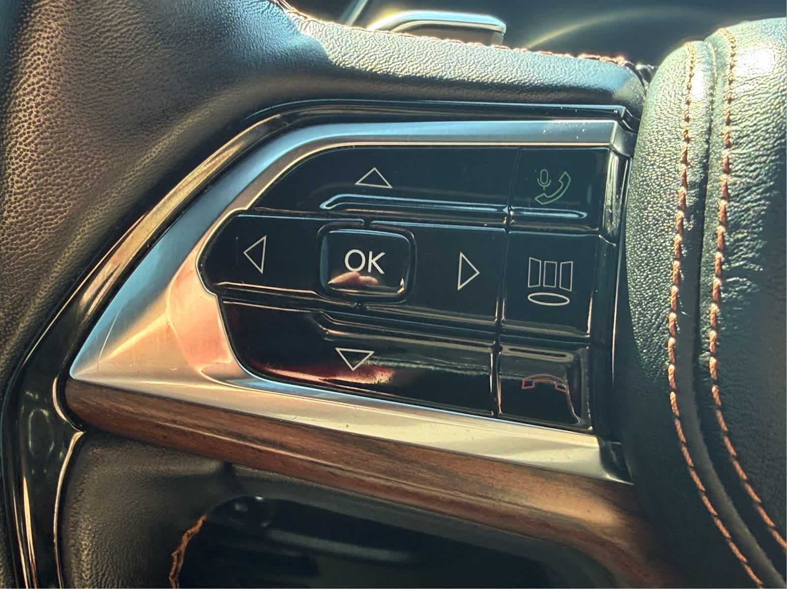 2022 Jeep Grand Cherokee Summit
