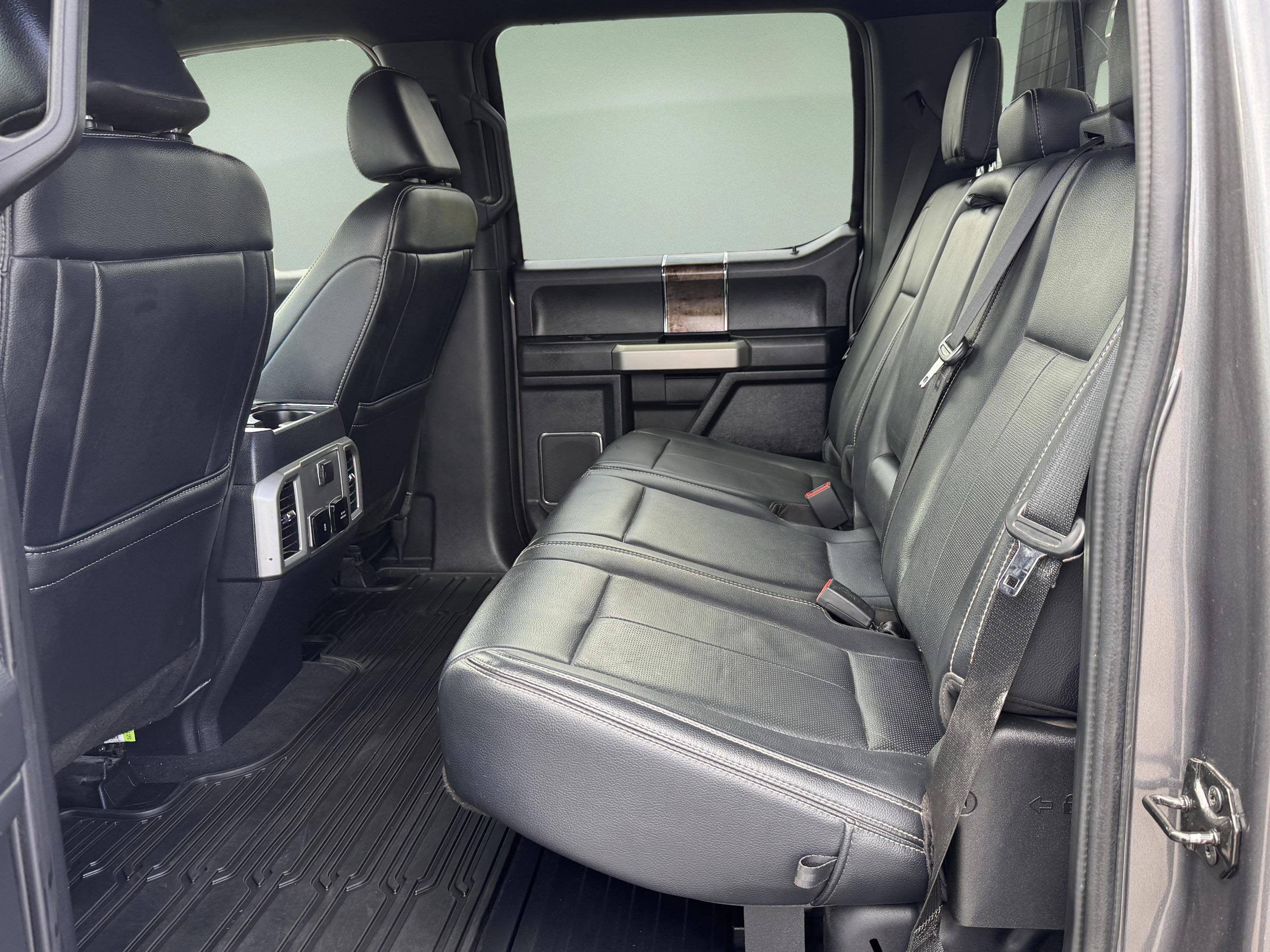 2022 Ford F-450SD Lariat DRW