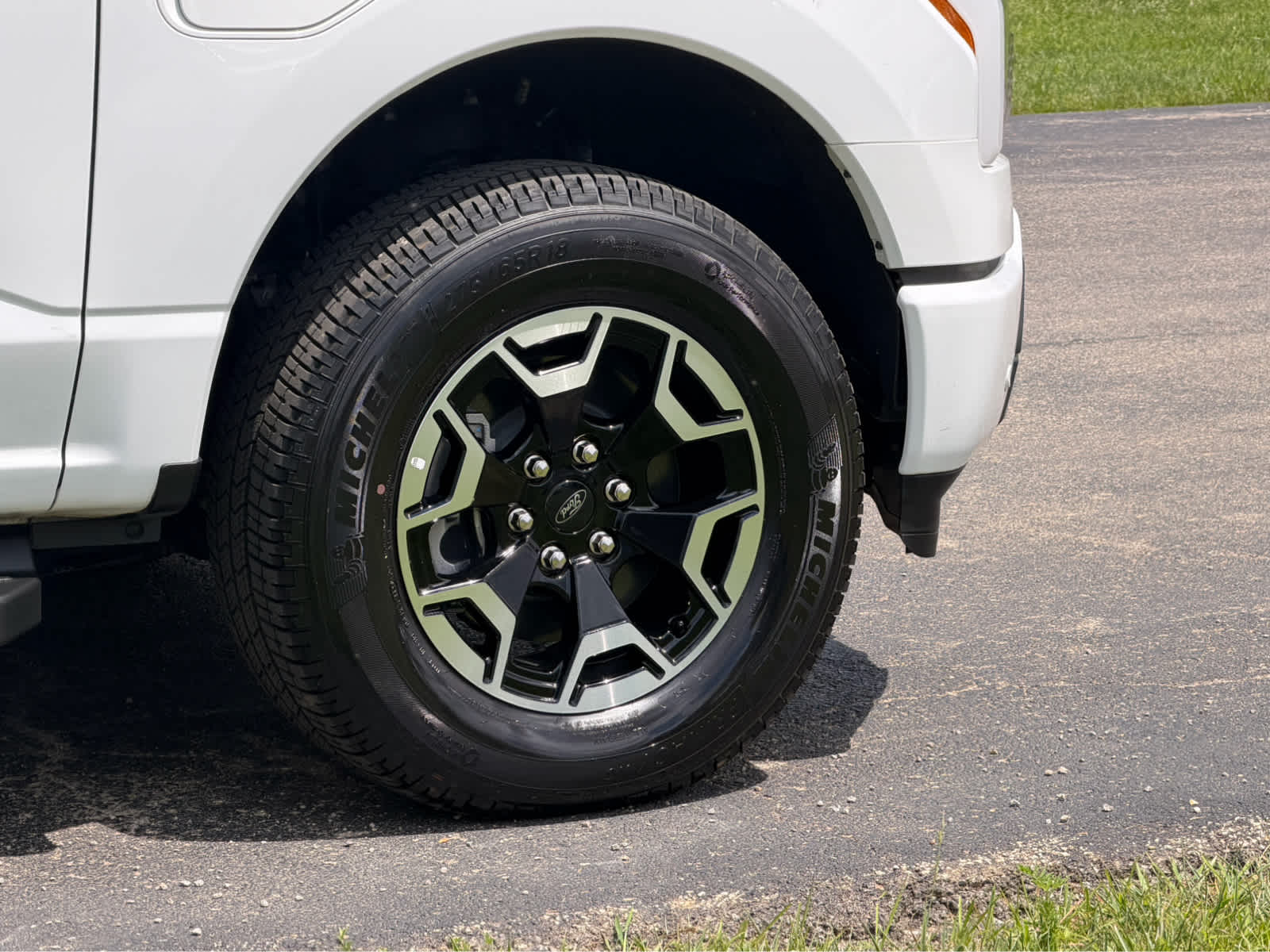 2023 Ford F-150 Lightning XLT