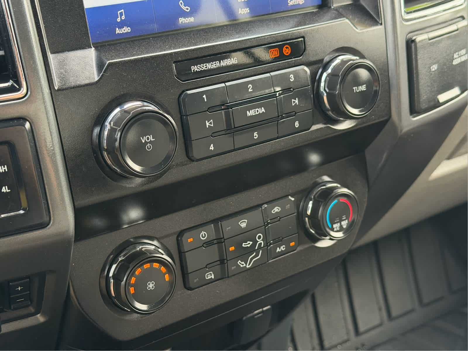 2022 Ford Super Duty F-350 DRW Pickup XLT