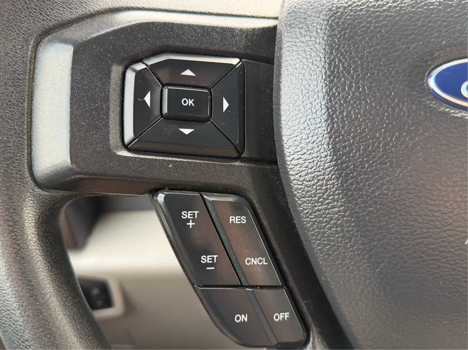 2022 Ford Super Duty F-350 DRW Pickup XLT