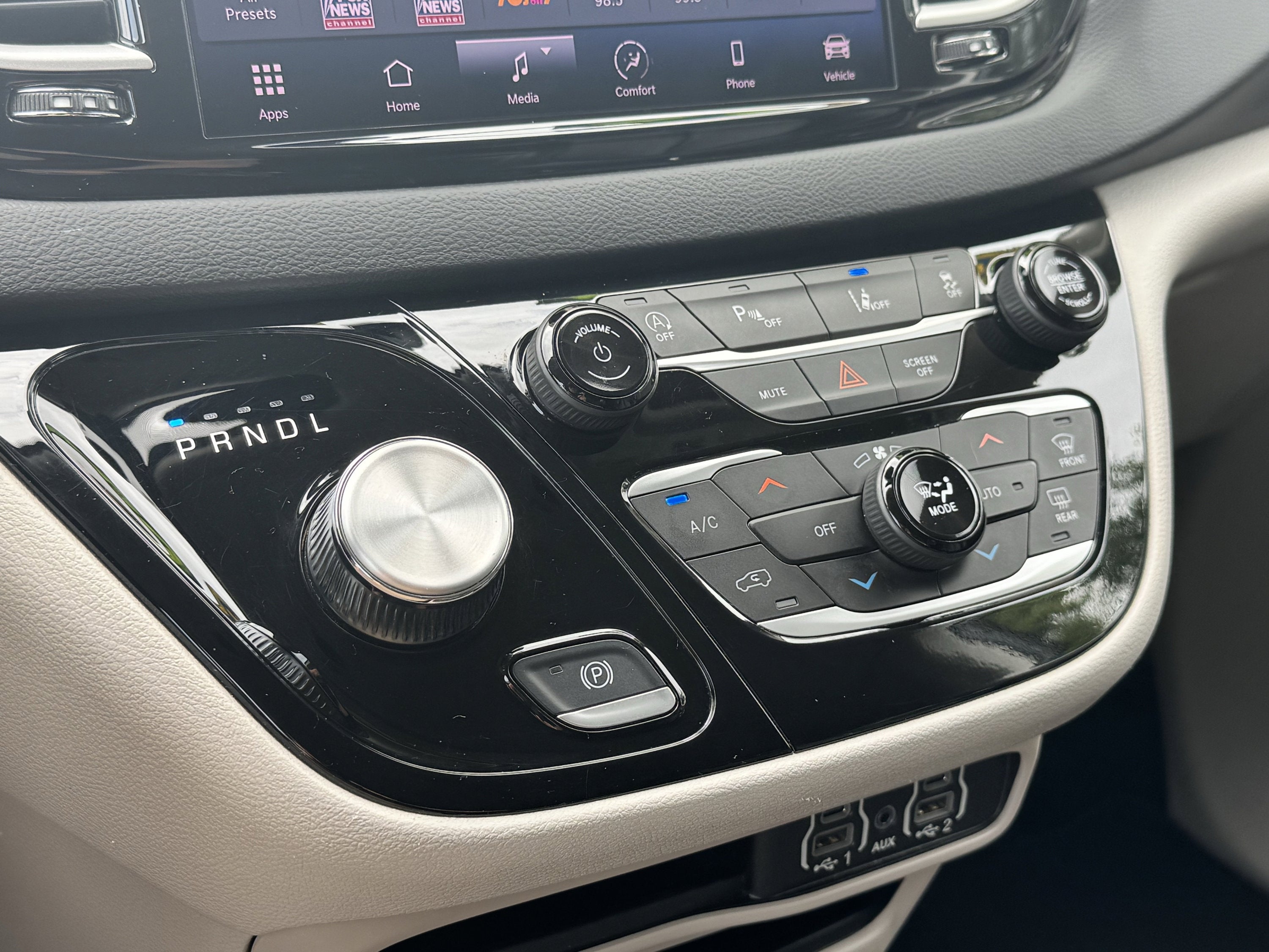 2023 Chrysler Pacifica Touring L