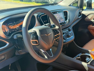 2025 Chrysler Pacifica Pinnacle
