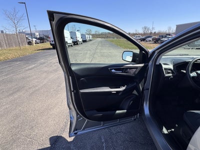 2020 Ford Edge SE