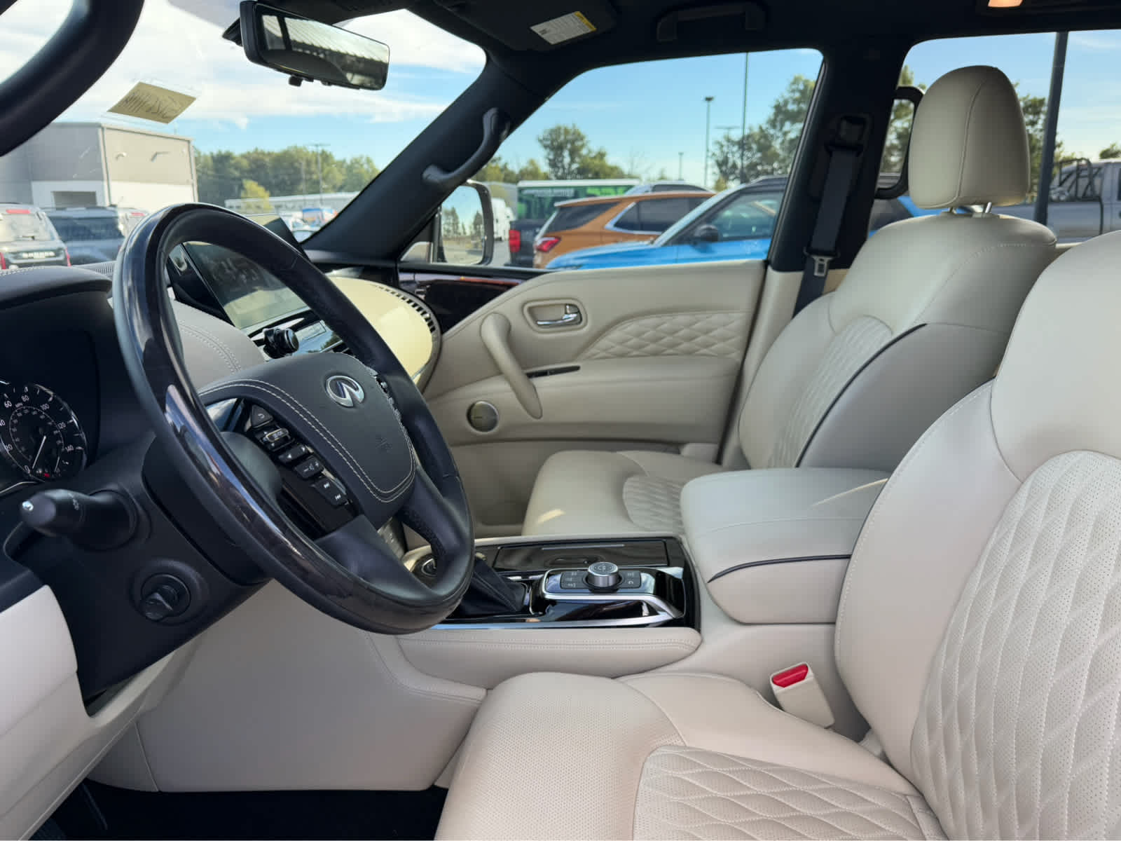 2024 INFINITI QX80 SENSORY