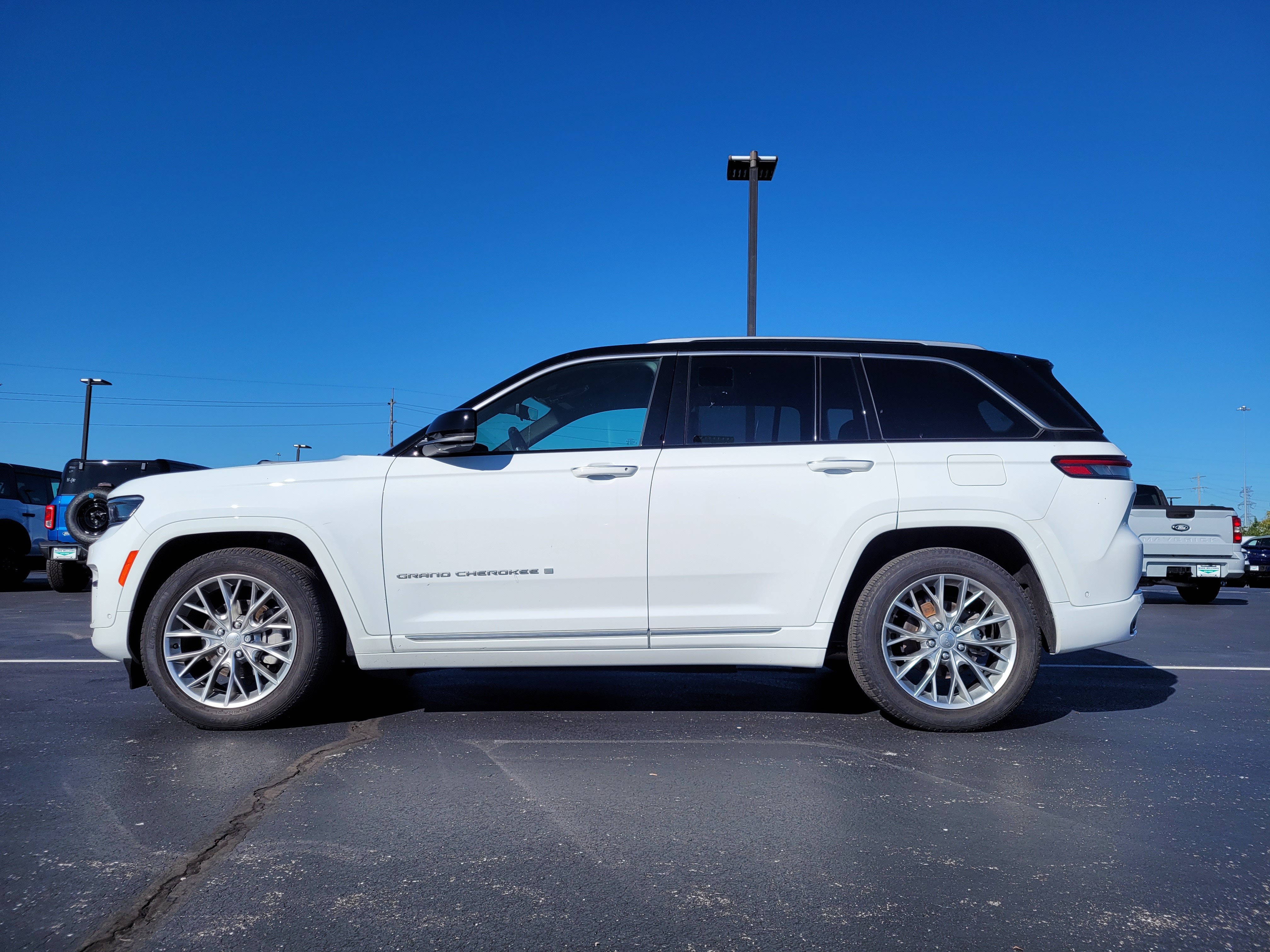 2023 Jeep Grand Cherokee Summit