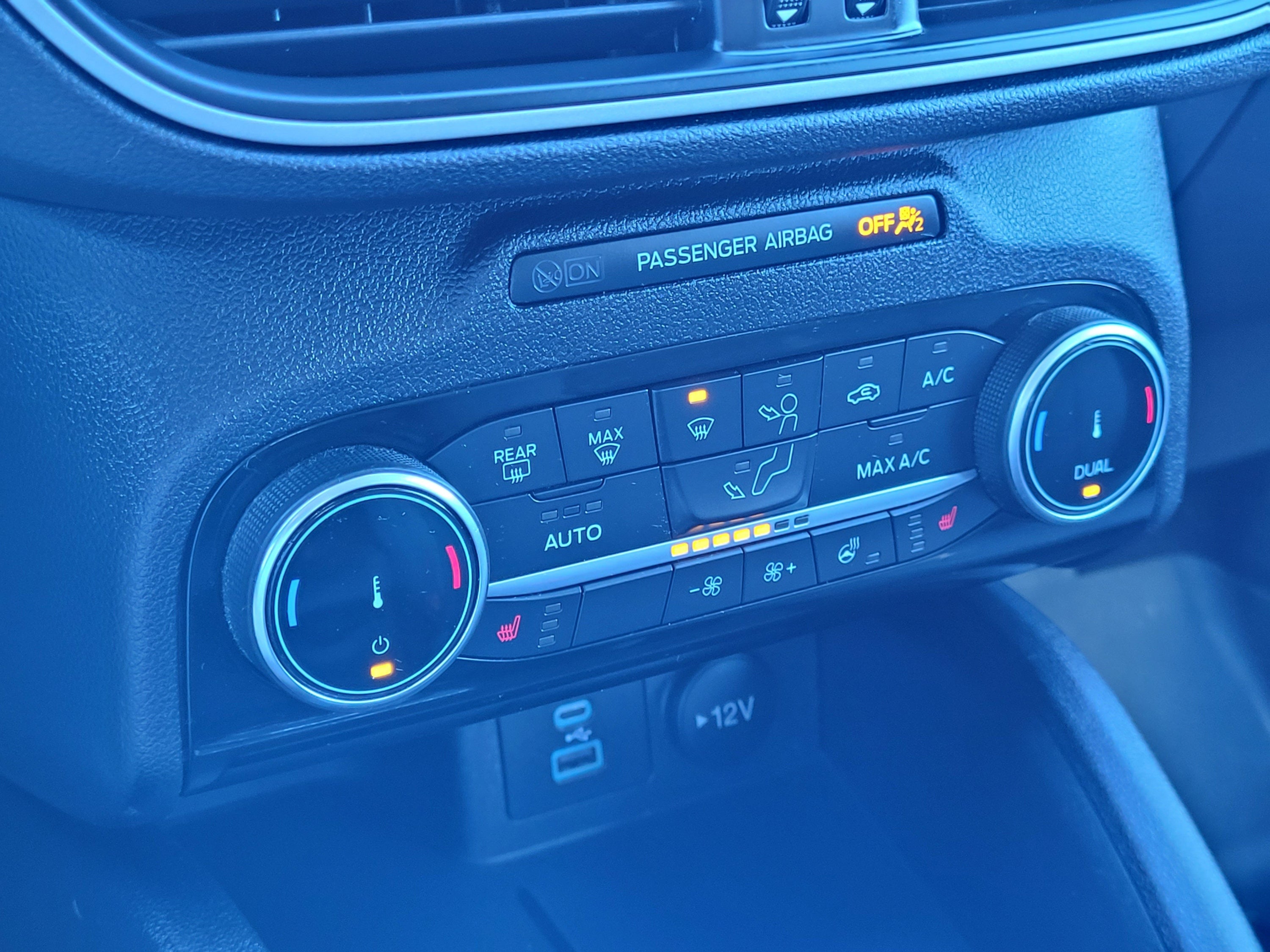2022 Ford Escape Hybrid SE