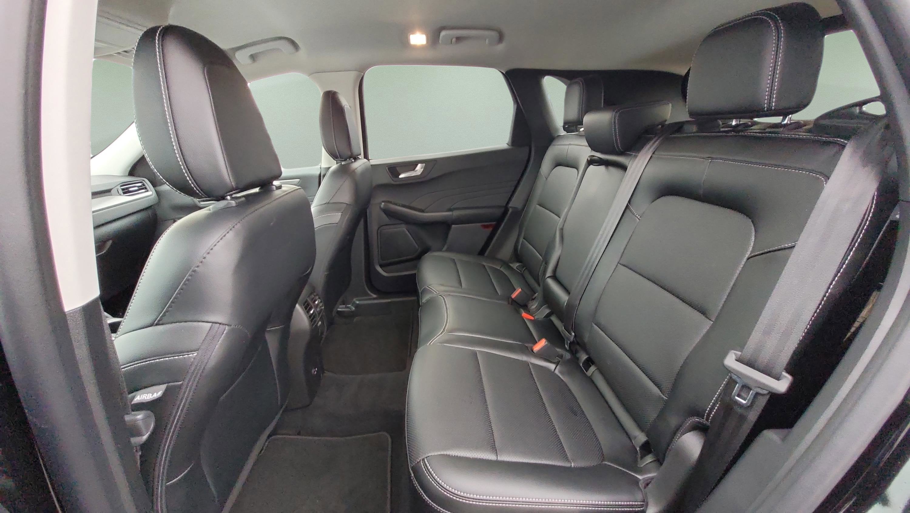 2022 Ford Escape Hybrid Titanium