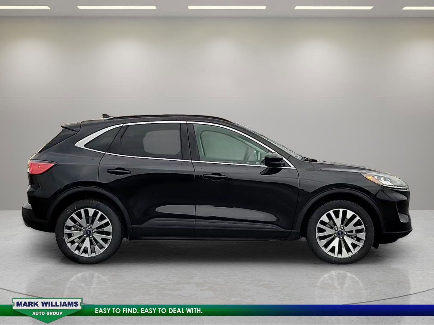 2022 Ford Escape Hybrid Titanium