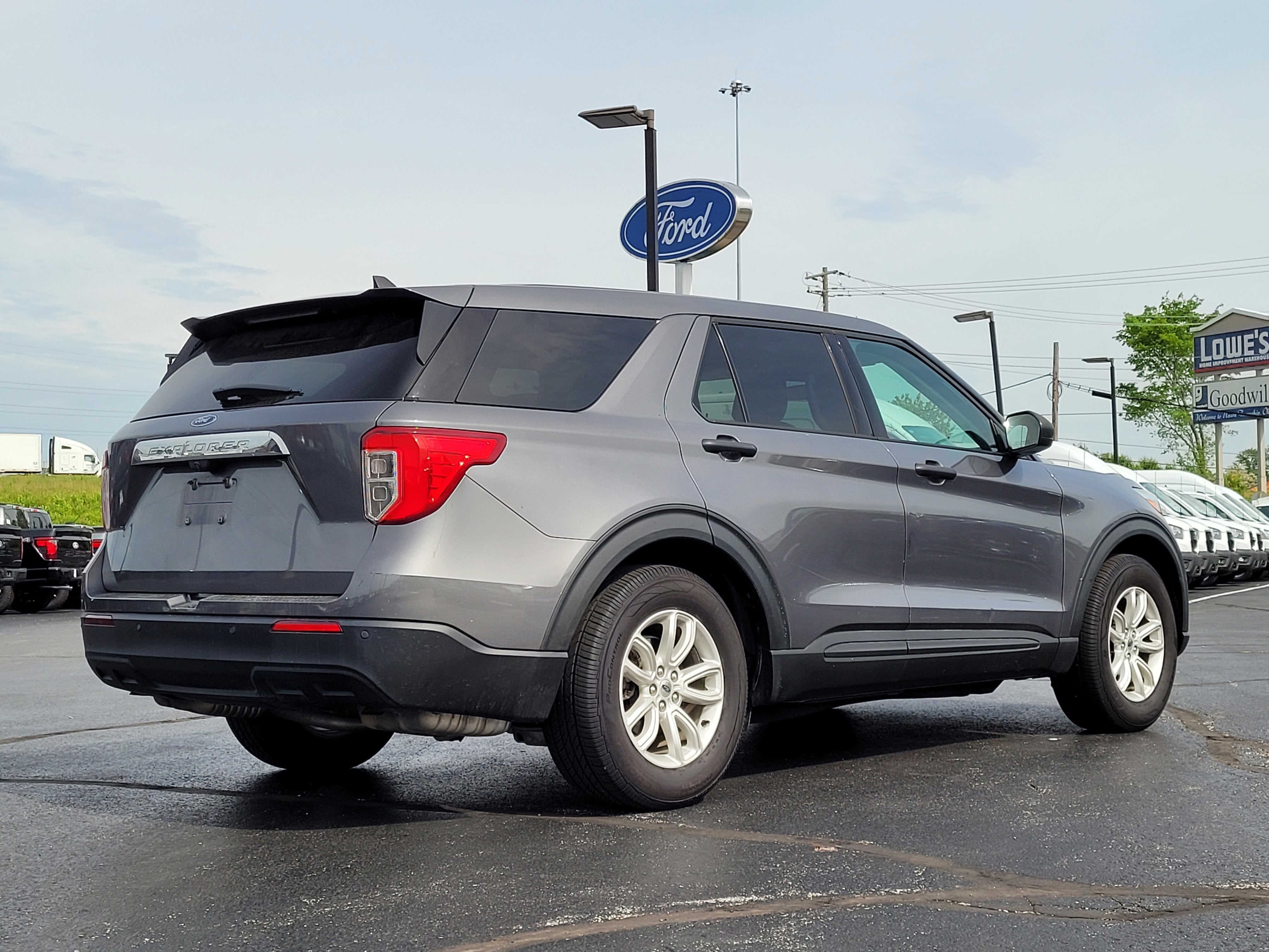 2021 Ford Explorer Base
