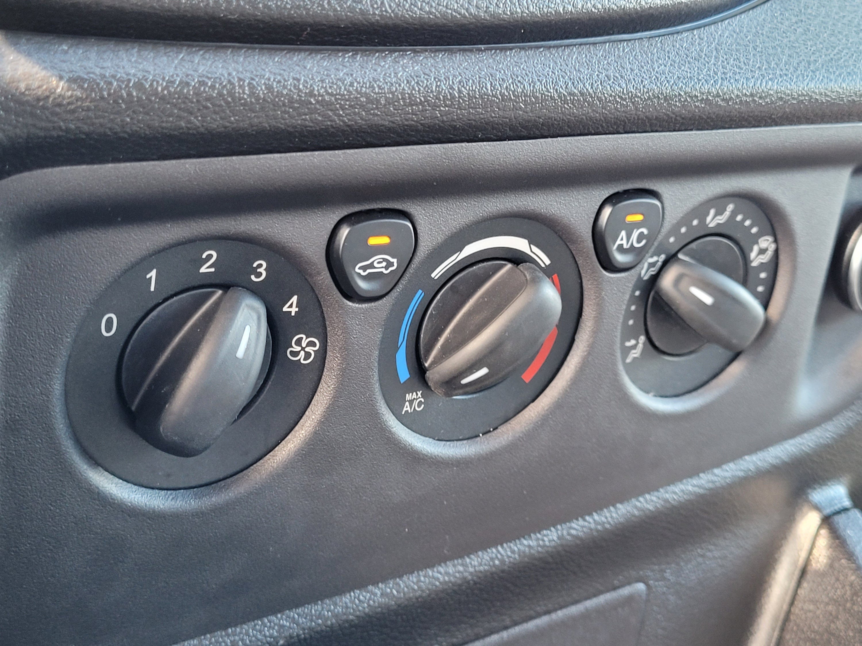 2019 Ford Transit-150 XL