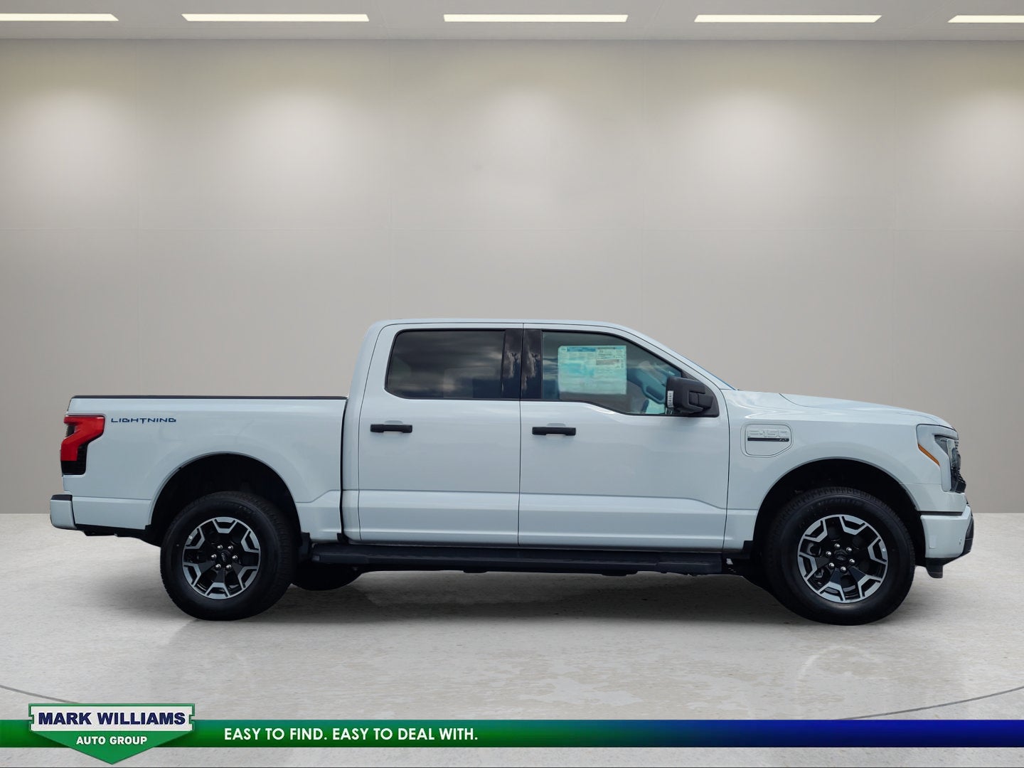 2023 Ford F-150 Lightning XLT