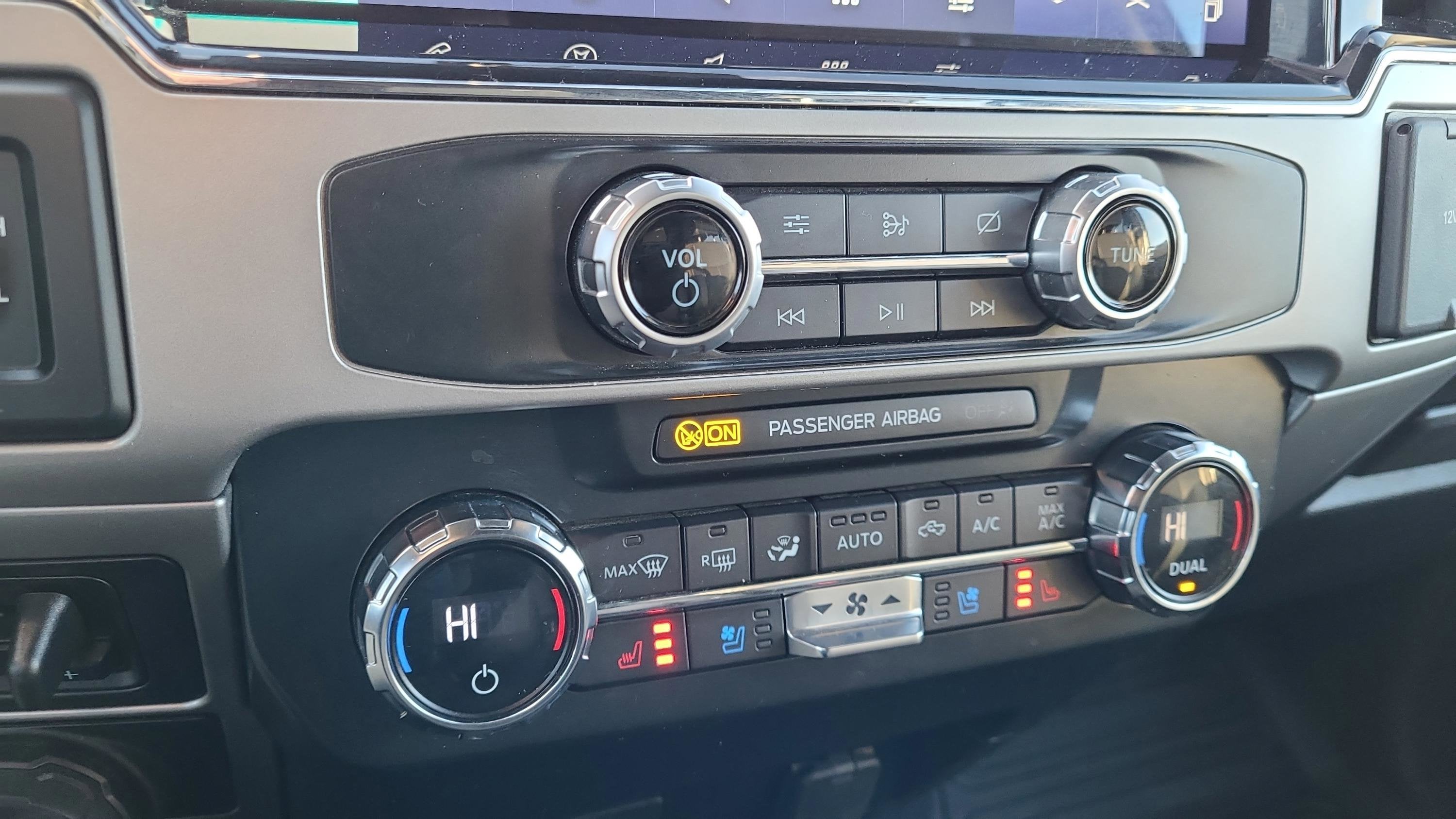 2022 Ford F-350SD Lariat DRW