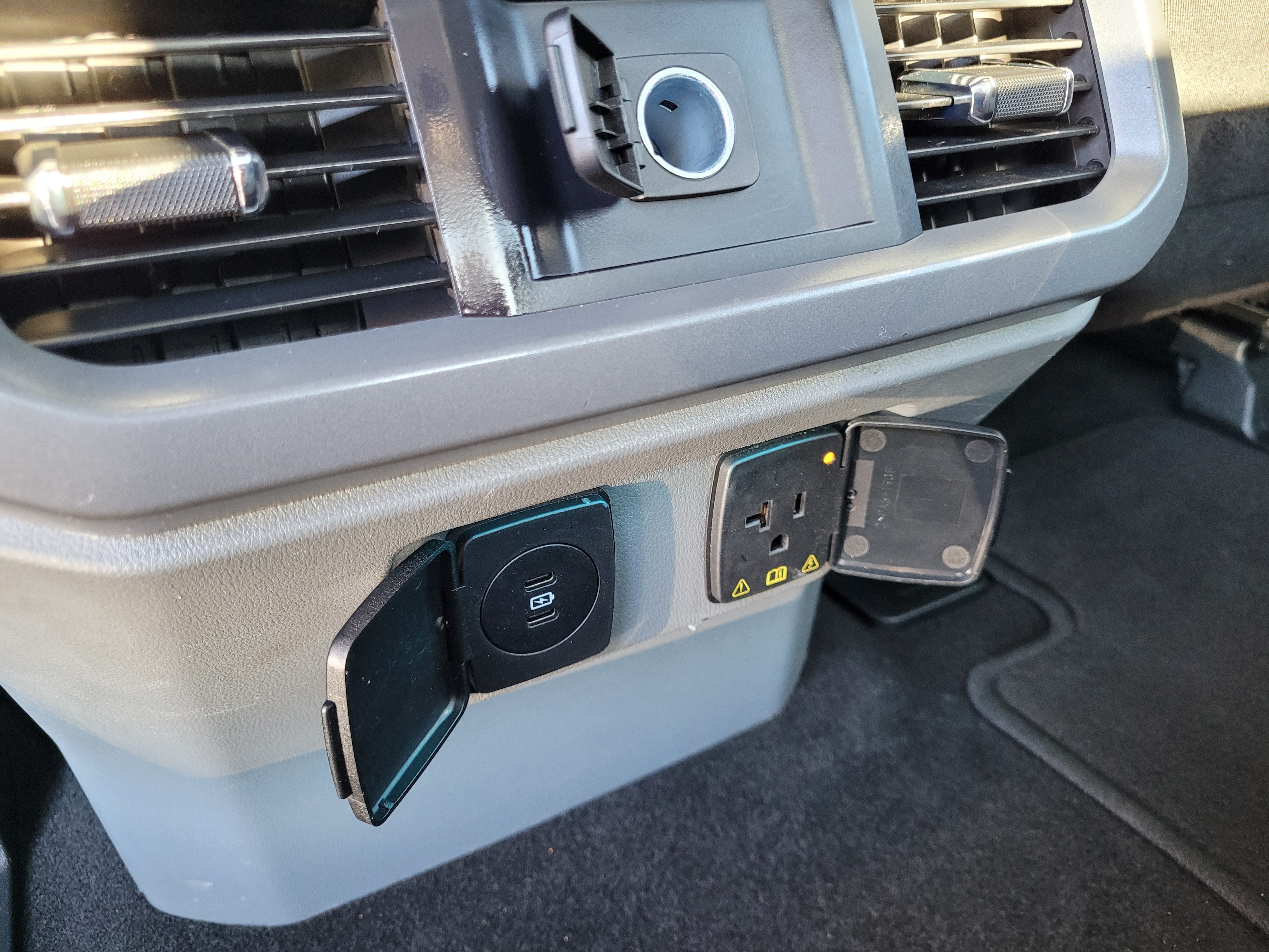 2024 Ford F-150 Lightning XLT