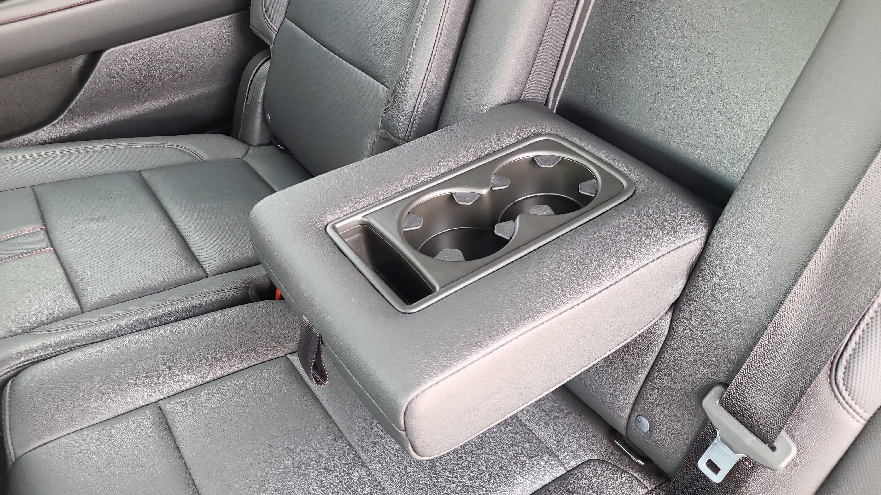 2024 Chevrolet Suburban RST