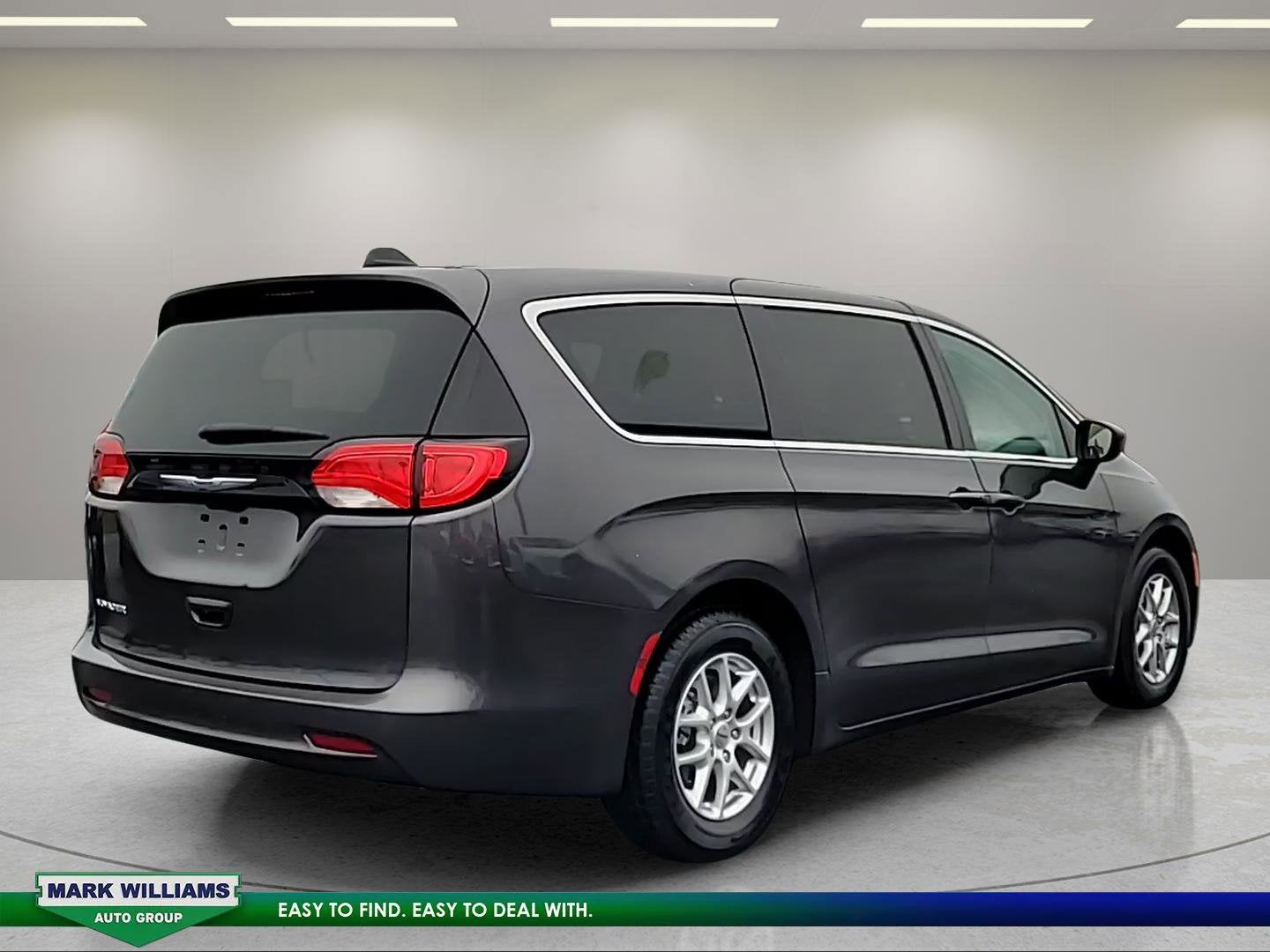 2023 Chrysler Voyager LX