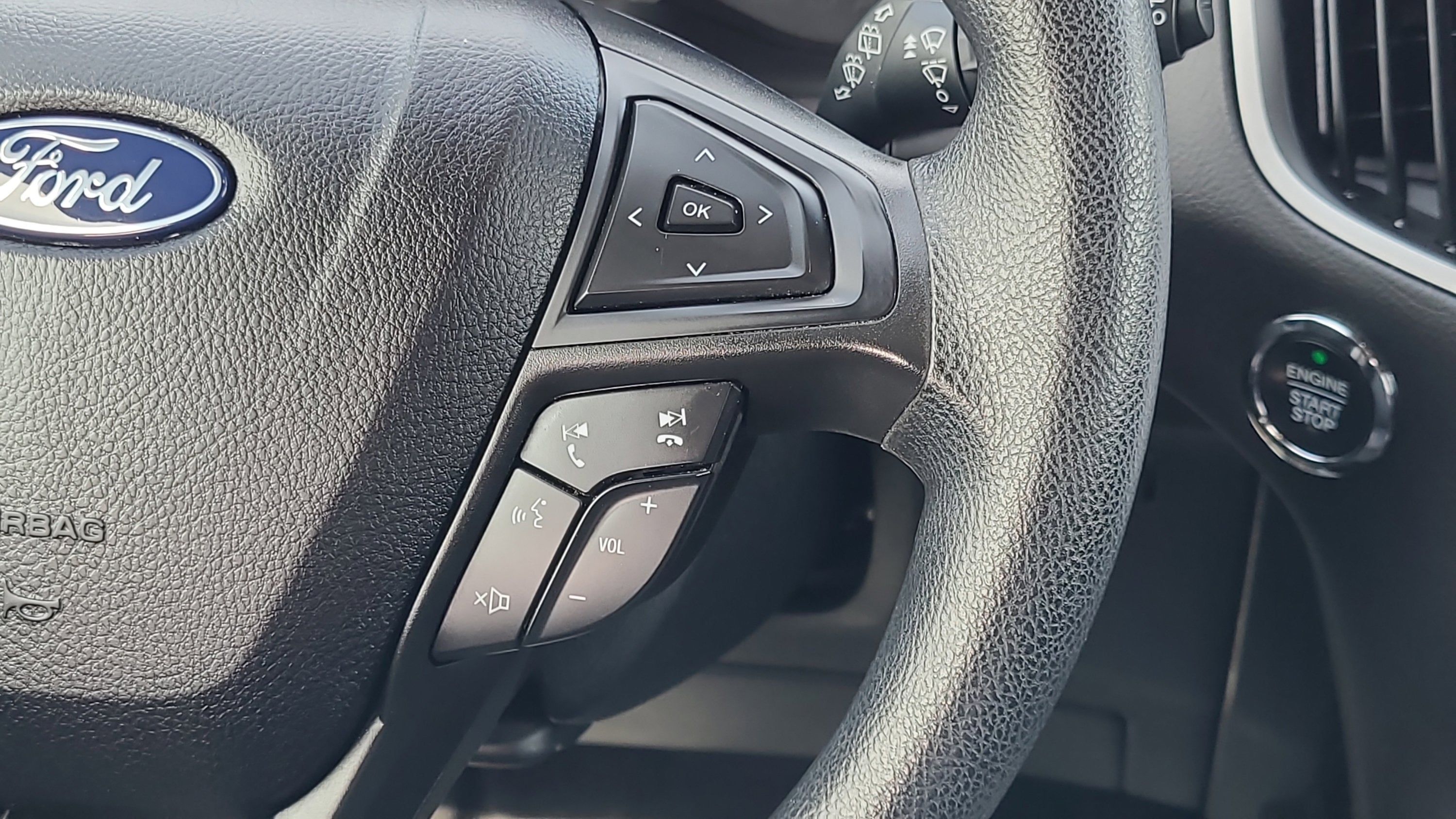 2023 Ford Edge SE
