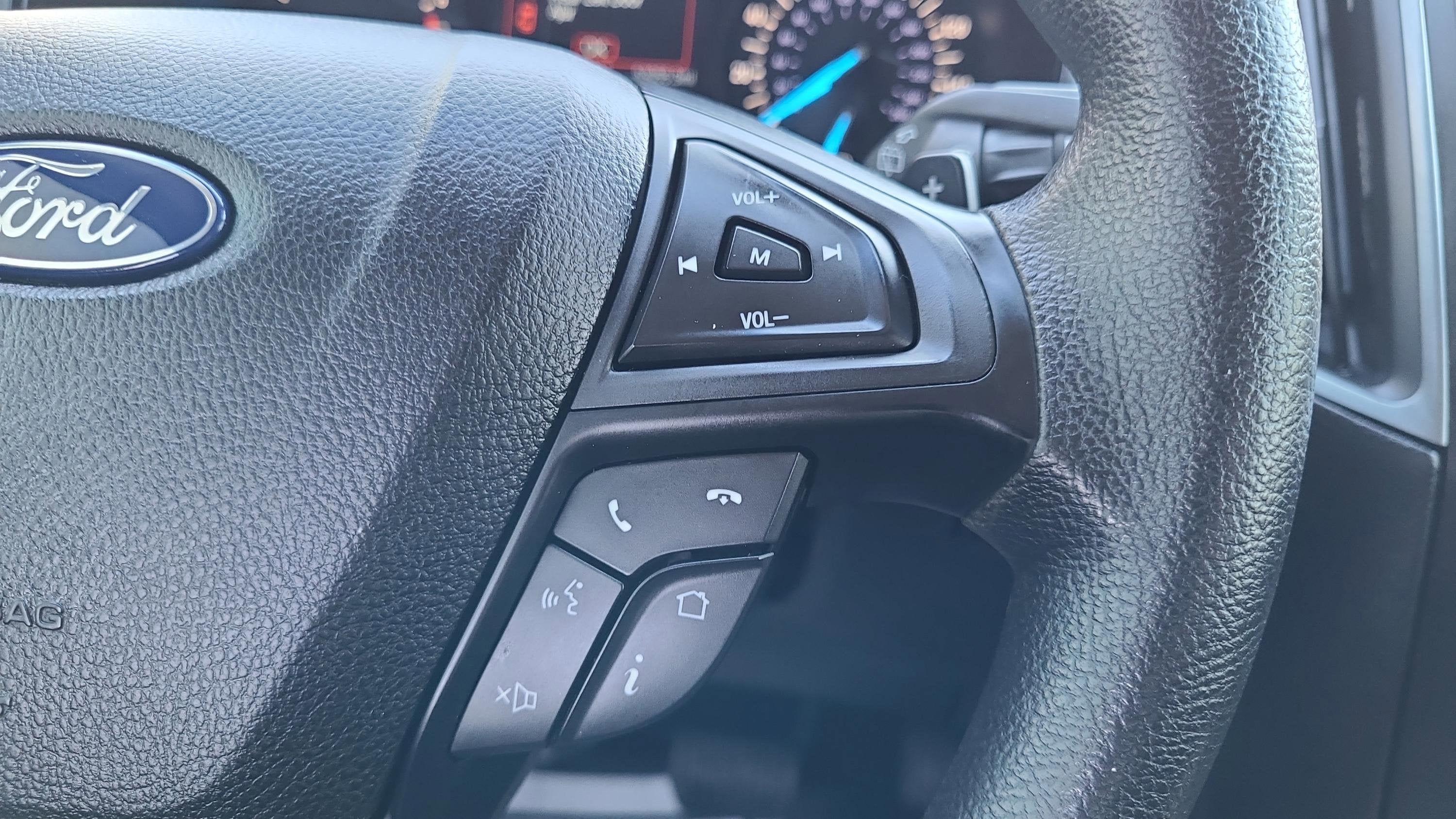 2020 Ford Edge SE