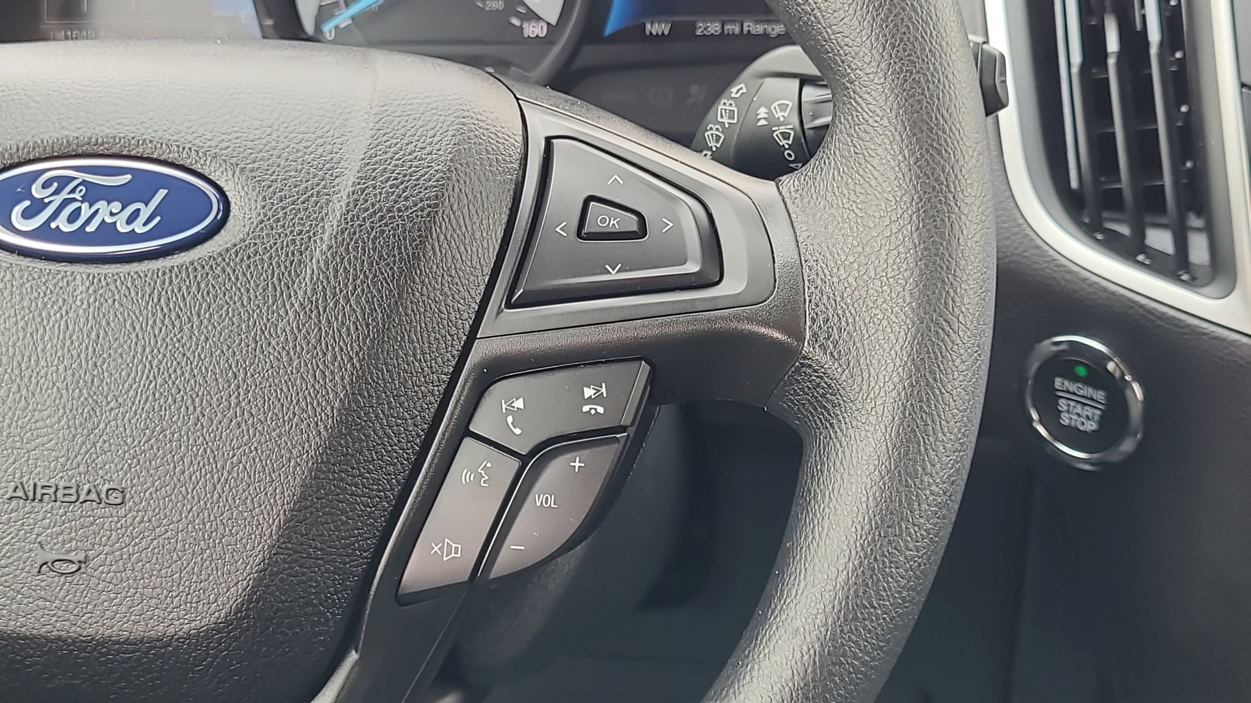 2022 Ford Edge SE