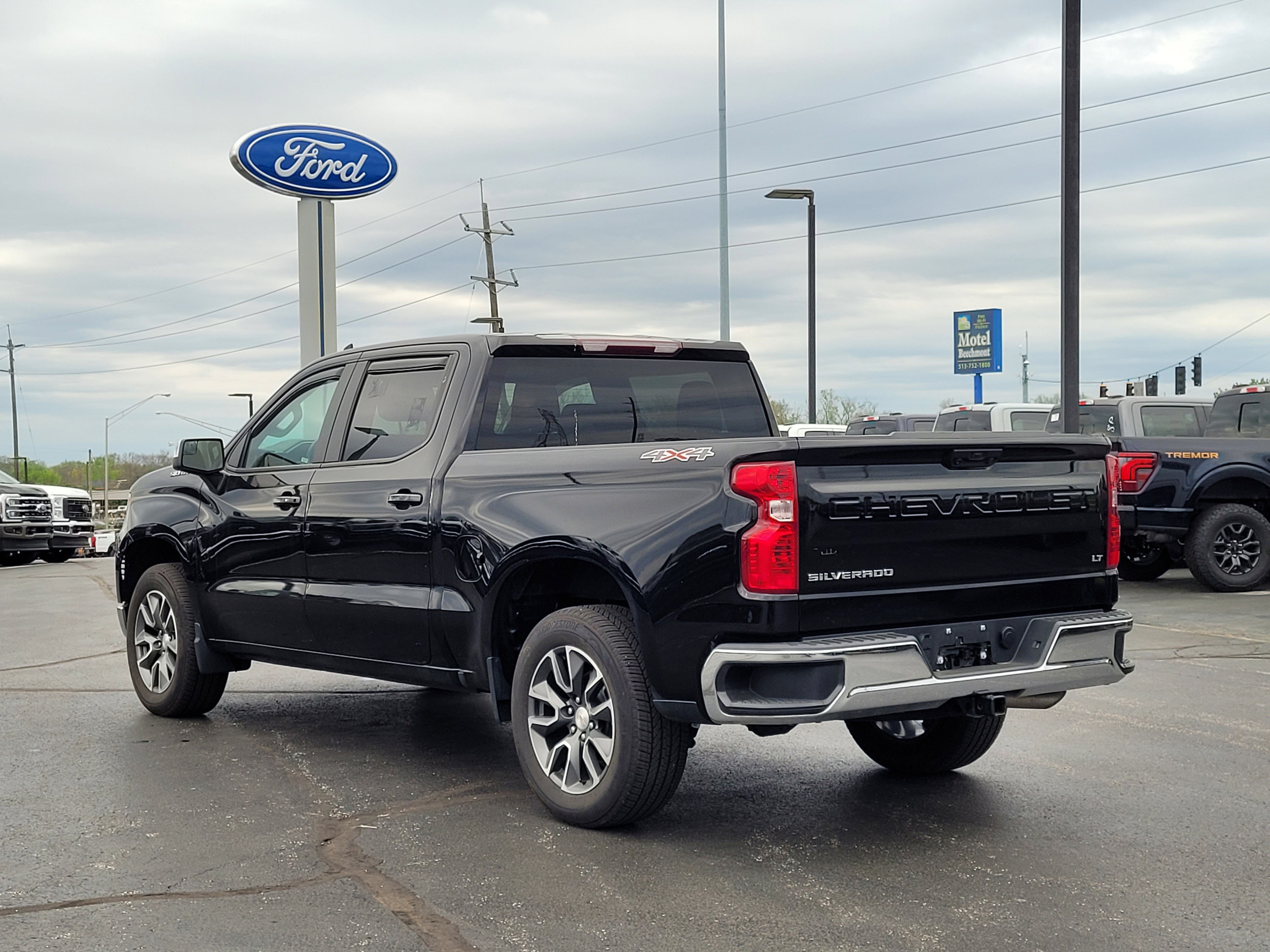 2024 Chevrolet Silverado 1500 LT