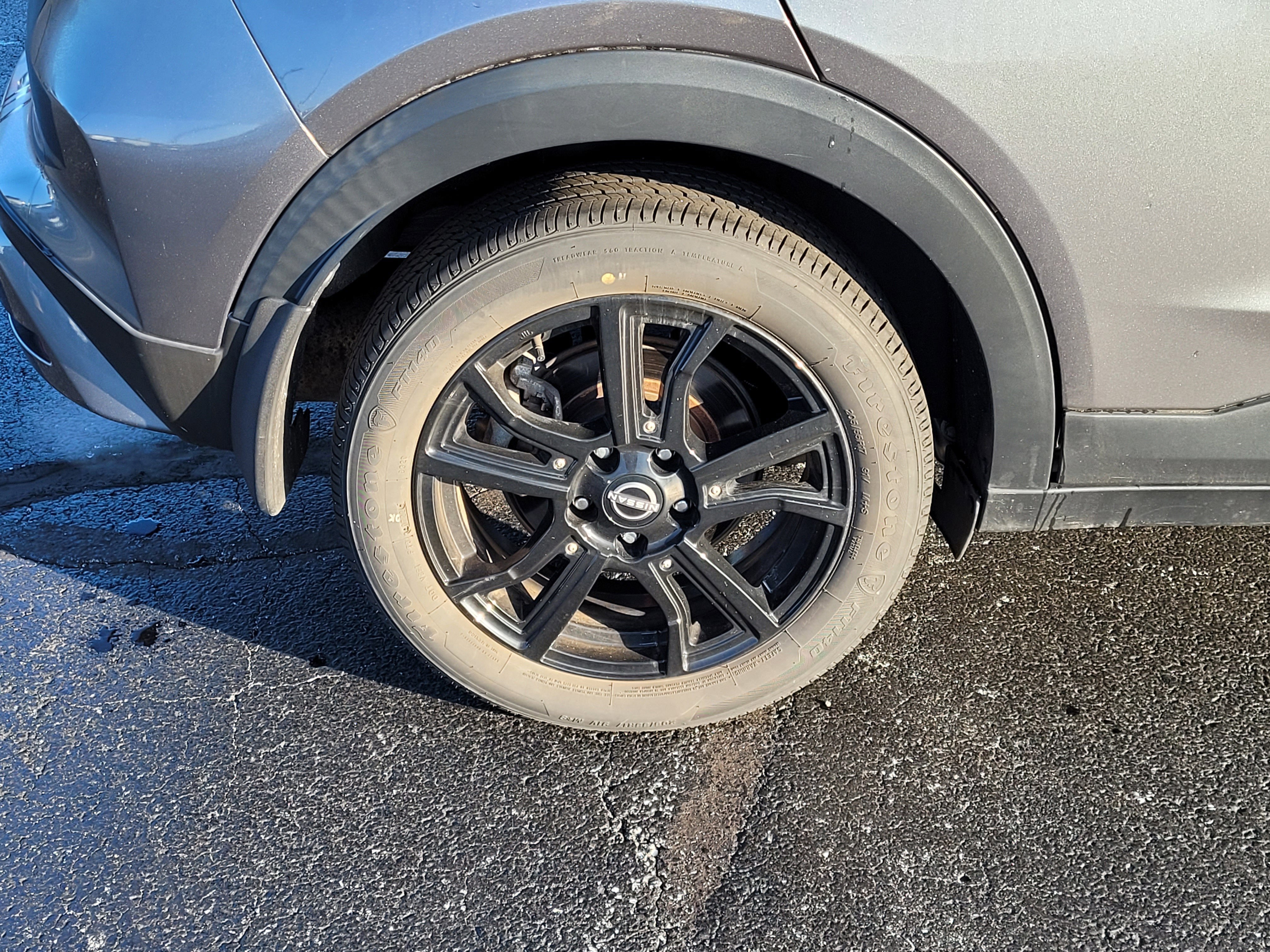 2022 Nissan Kicks SR