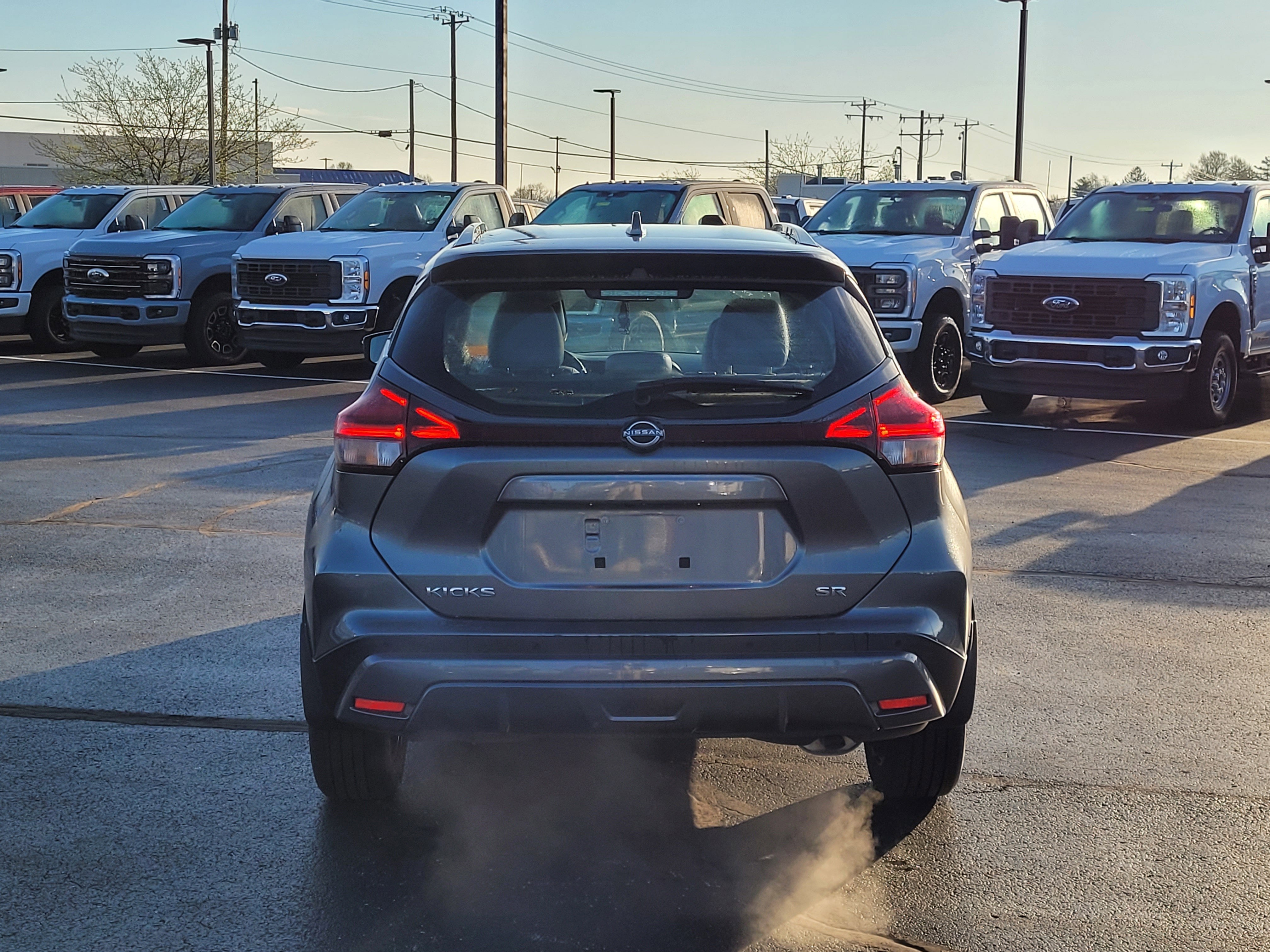 2022 Nissan Kicks SR