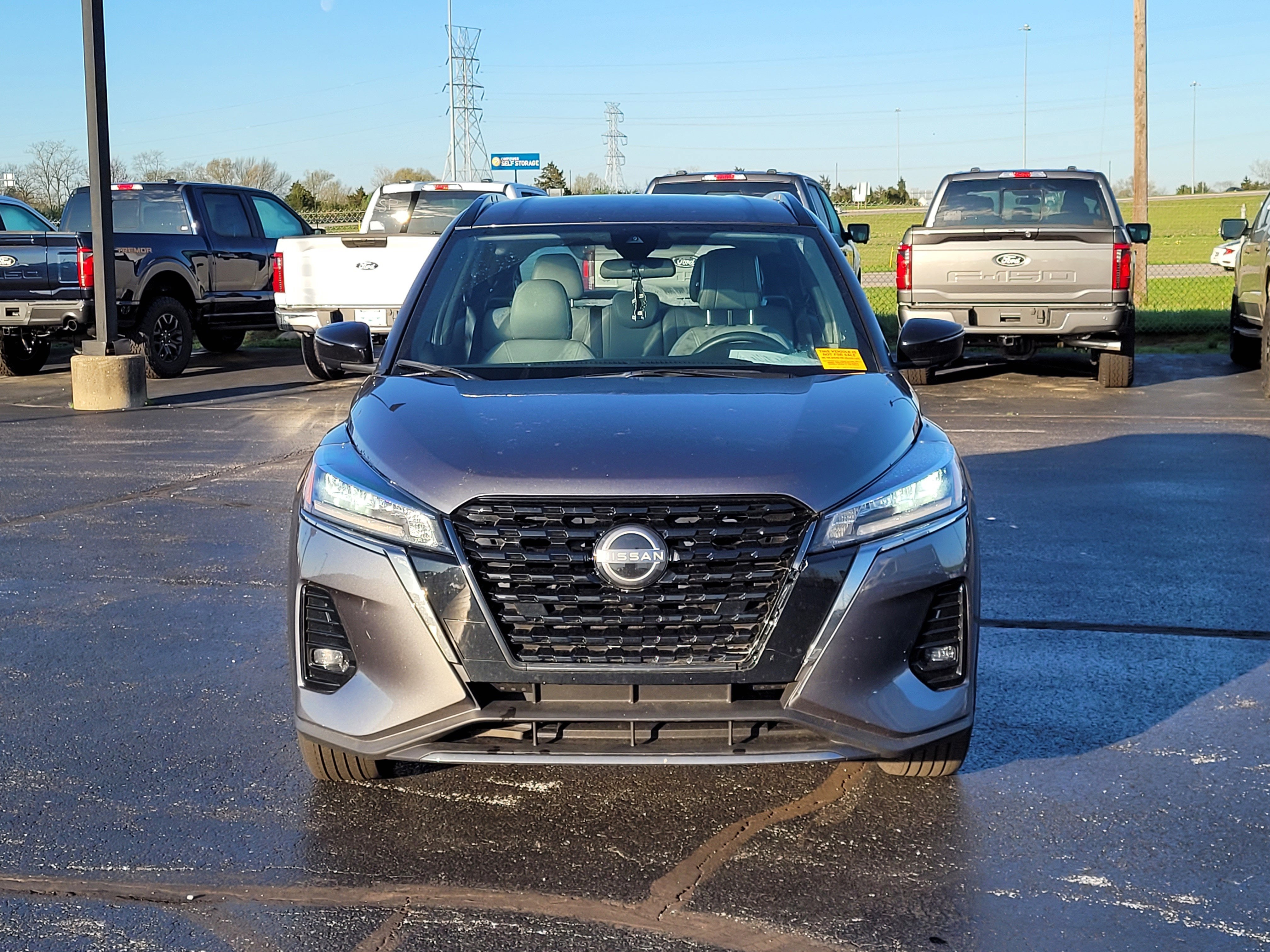2022 Nissan Kicks SR