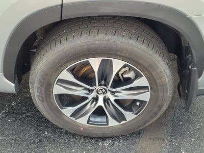 2024 Toyota Highlander Hybrid XLE