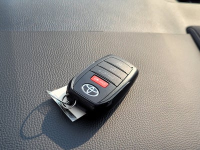2024 Toyota Highlander Hybrid XLE