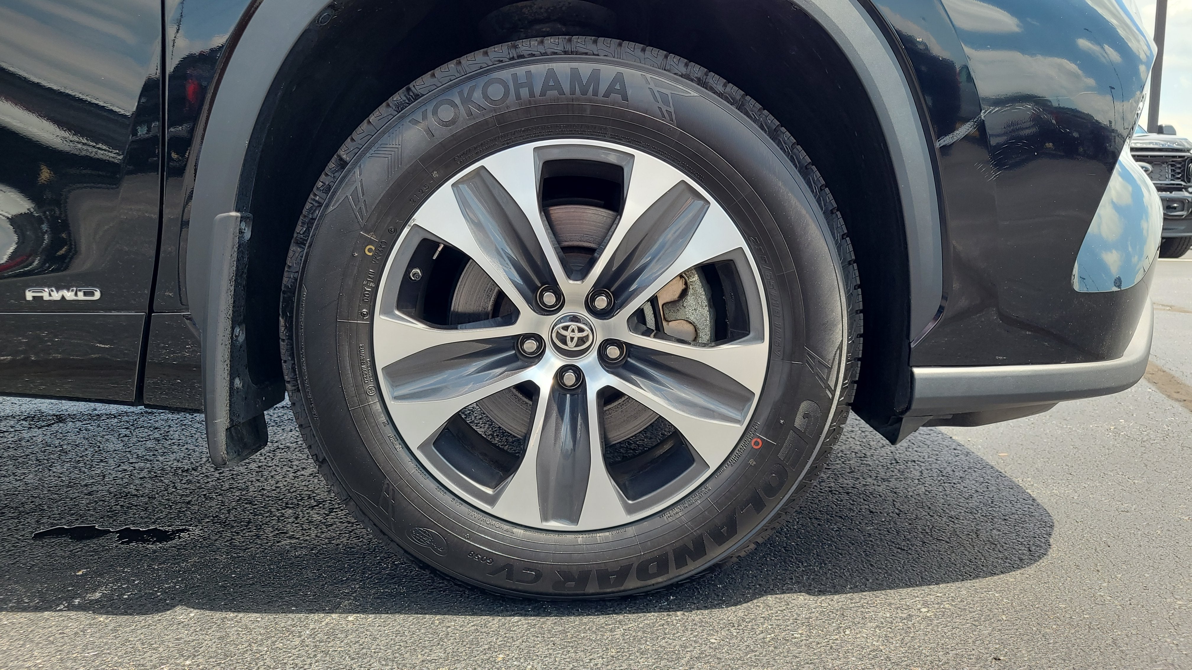2023 Toyota Highlander Hybrid XLE