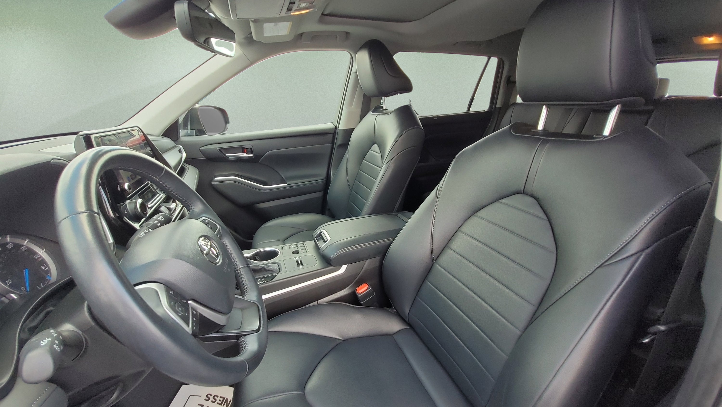 2023 Toyota Highlander Hybrid XLE