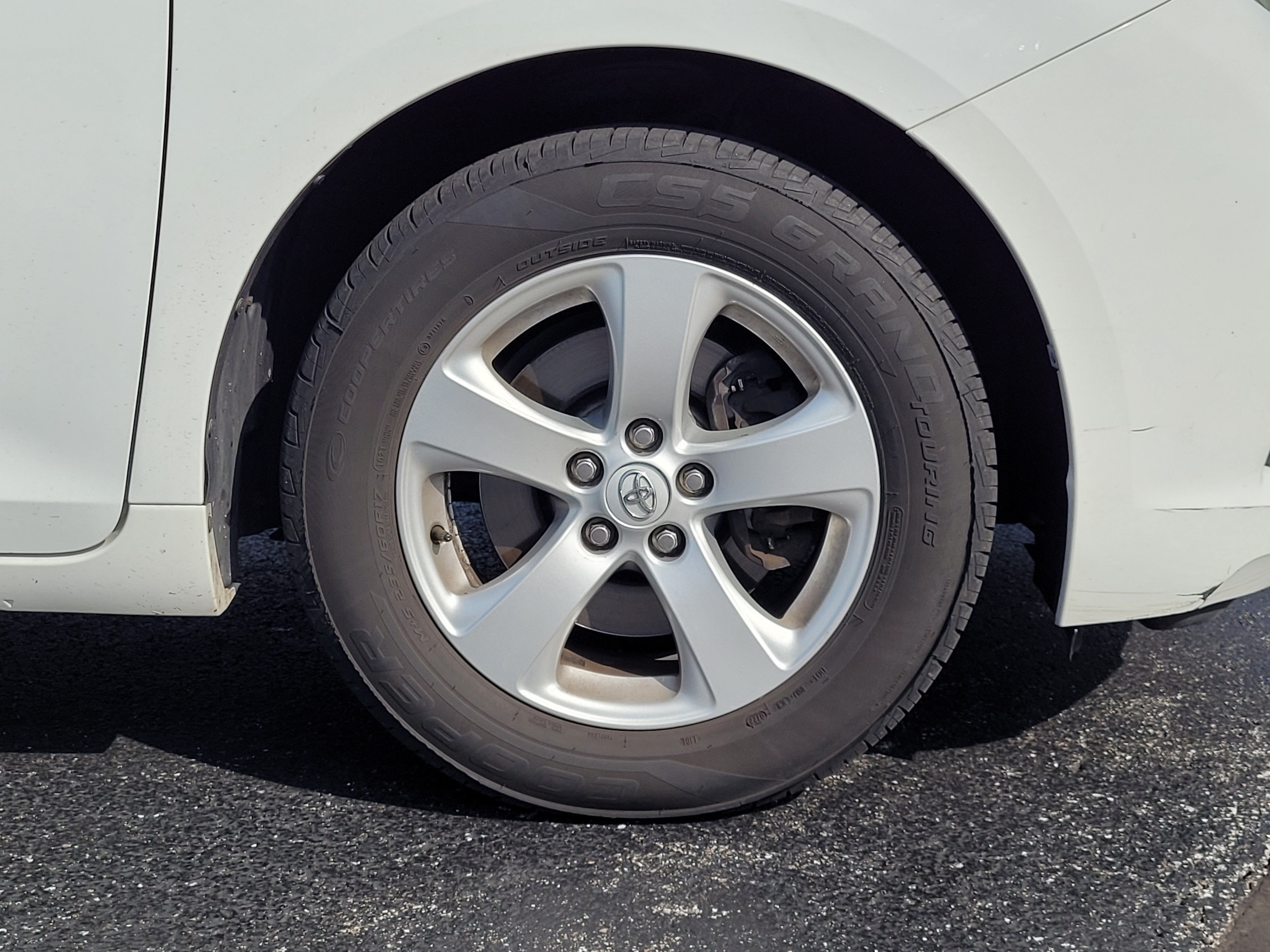 2016 Toyota Sienna LE 8 Passenger