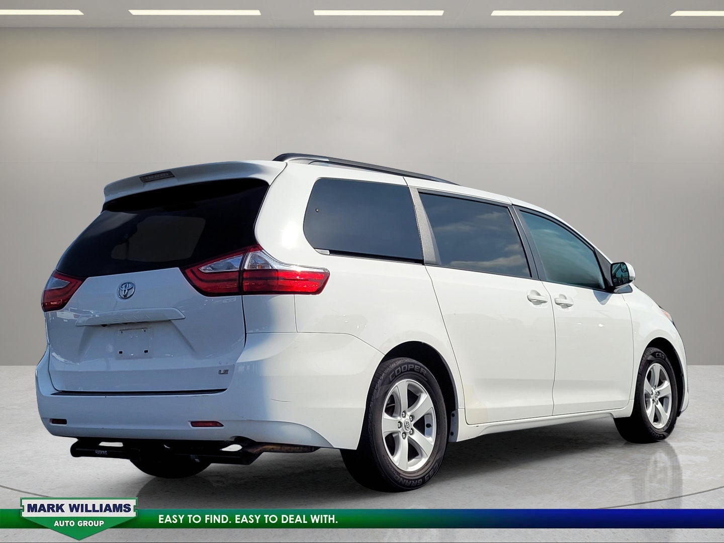 2016 Toyota Sienna LE 8 Passenger