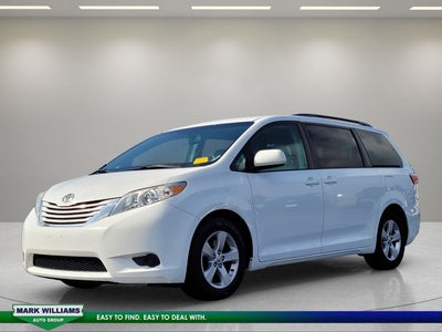 2016 Toyota Sienna LE 8 Passenger