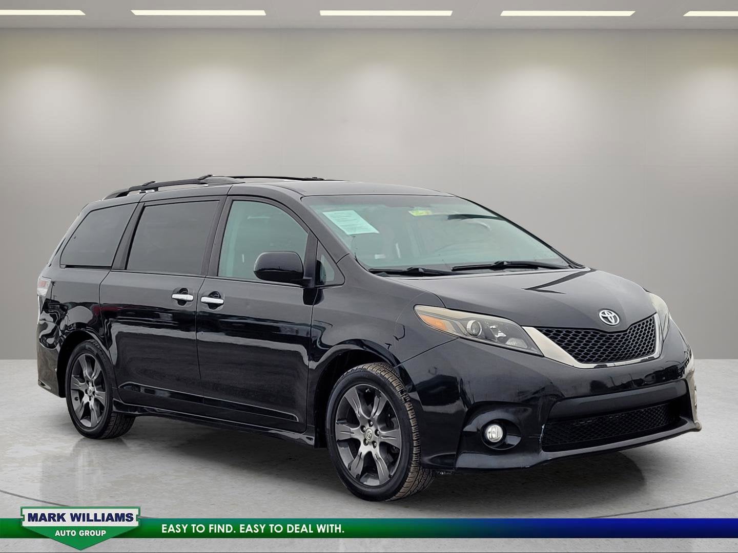 2015 Toyota Sienna SE 8 Passenger