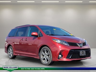 2018 Toyota Sienna SE 8 Passenger
