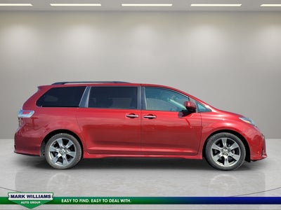 2018 Toyota Sienna SE 8 Passenger