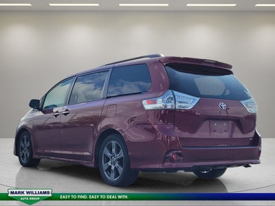 2018 Toyota Sienna SE 8 Passenger