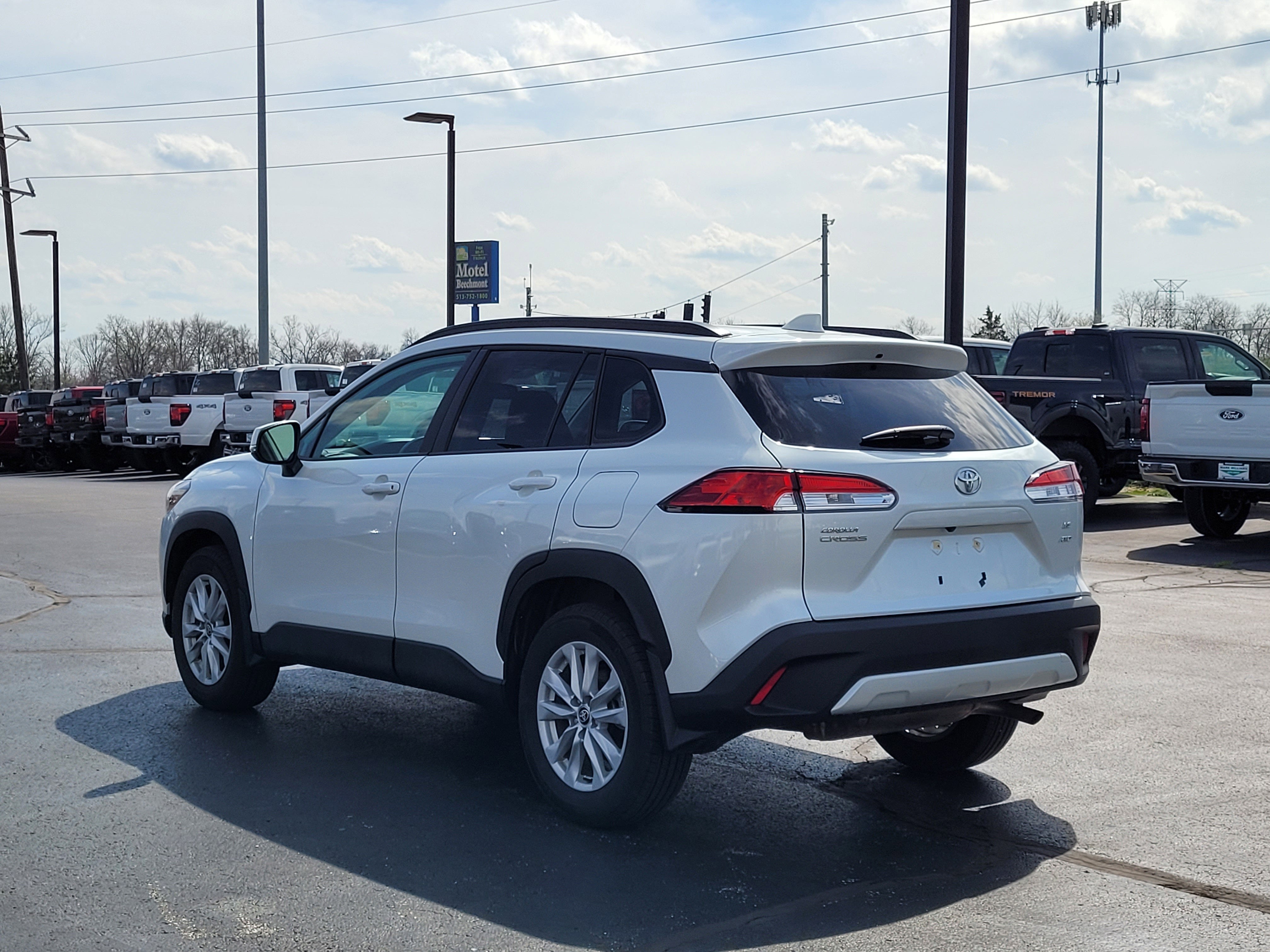 2024 Toyota Corolla Cross LE