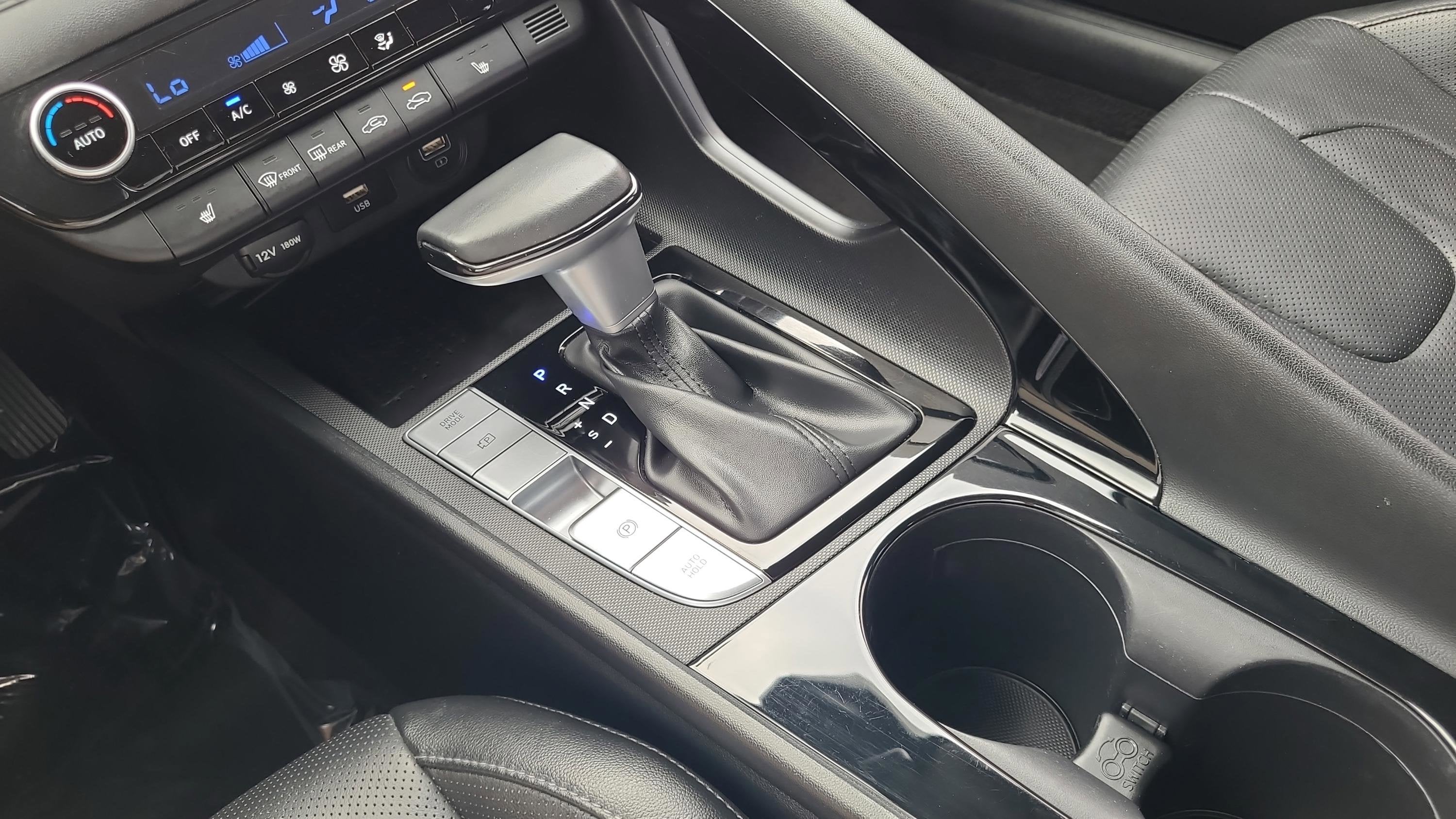 2022 Hyundai Elantra Limited