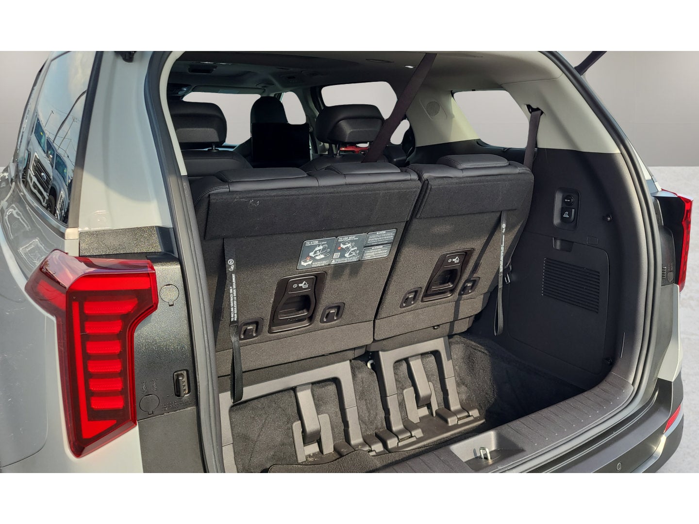 2025 Kia Carnival SX Prestige