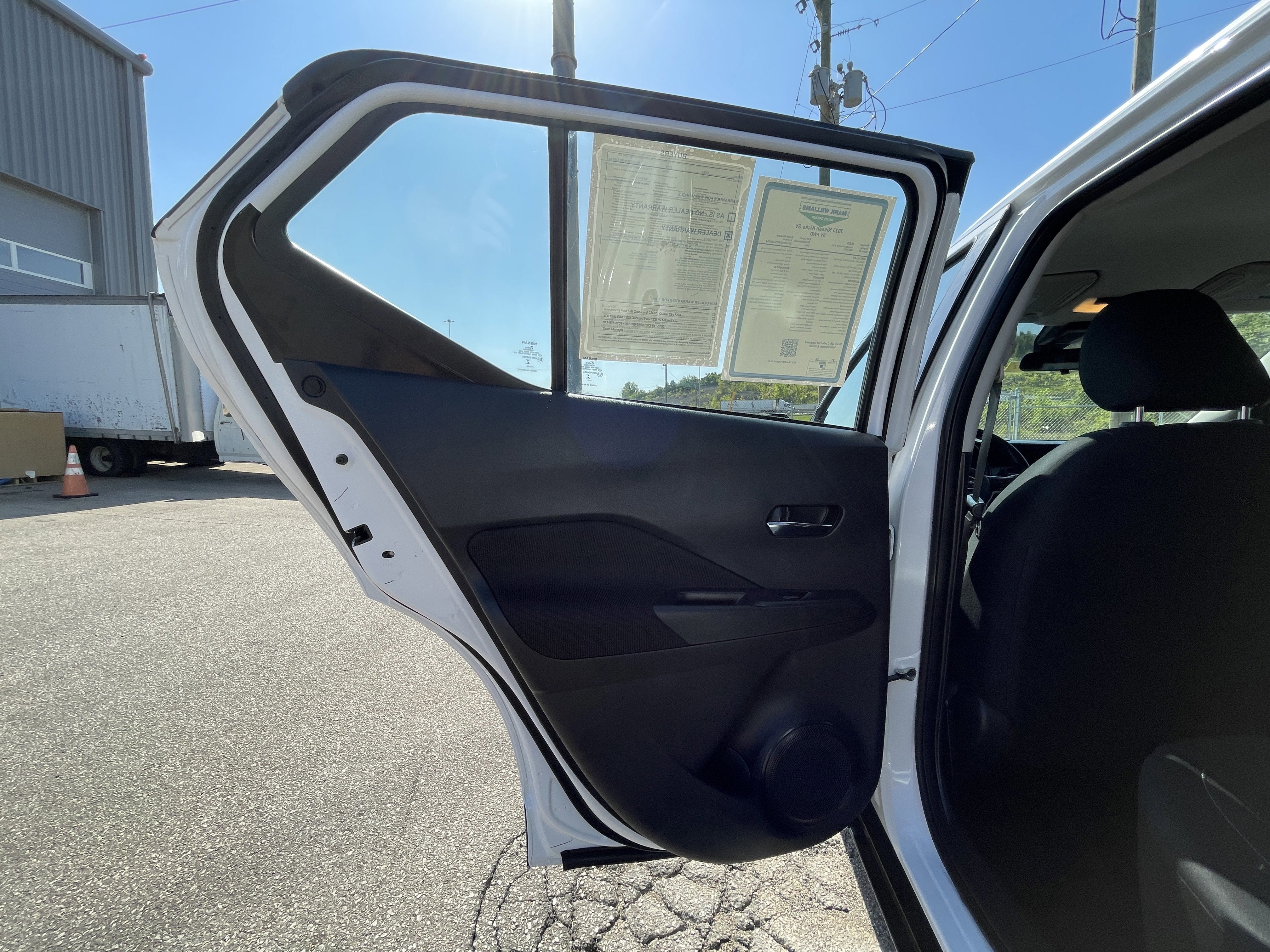 2023 Nissan Kicks SV