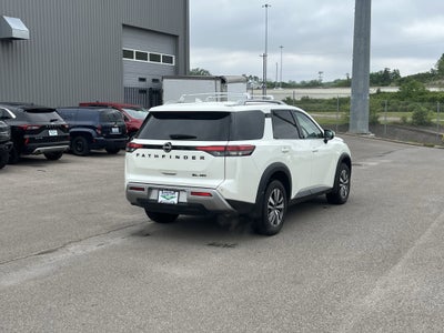 2023 Nissan Pathfinder SL