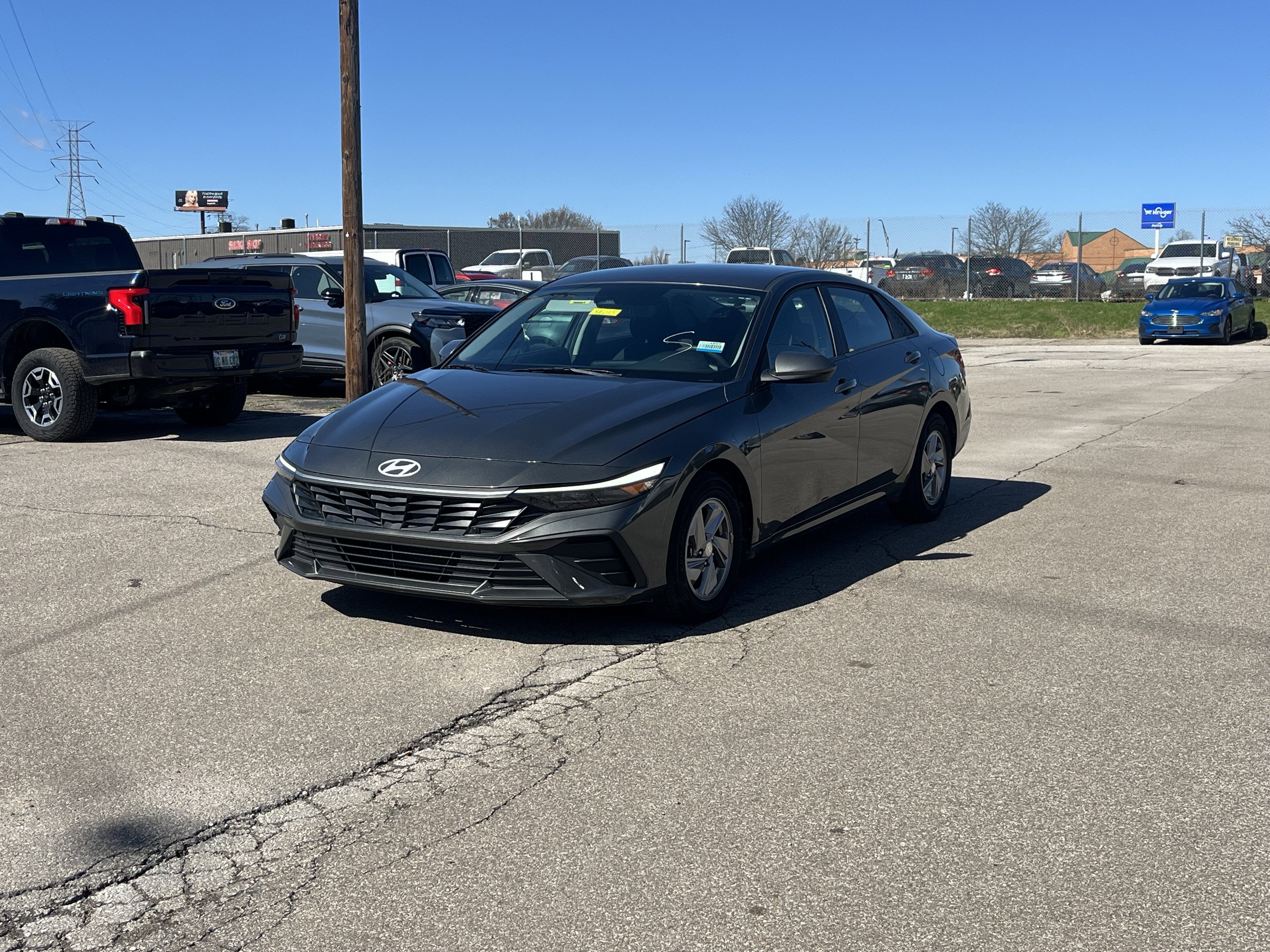 2025 Hyundai Elantra SE