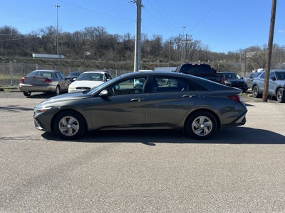 2025 Hyundai Elantra SE