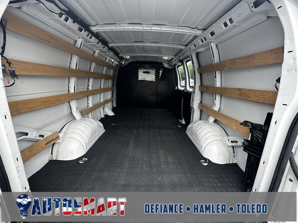 2023 GMC SAVANA CAR BASE