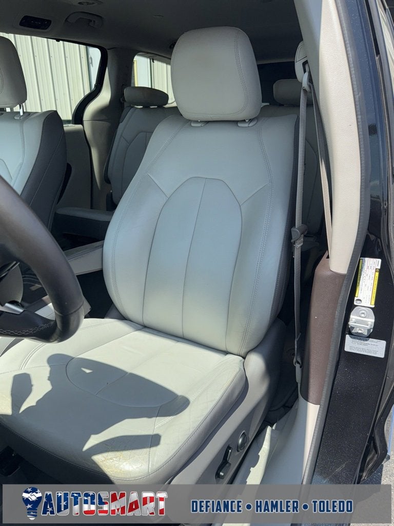 2017 Chrysler Pacifica Touring-L