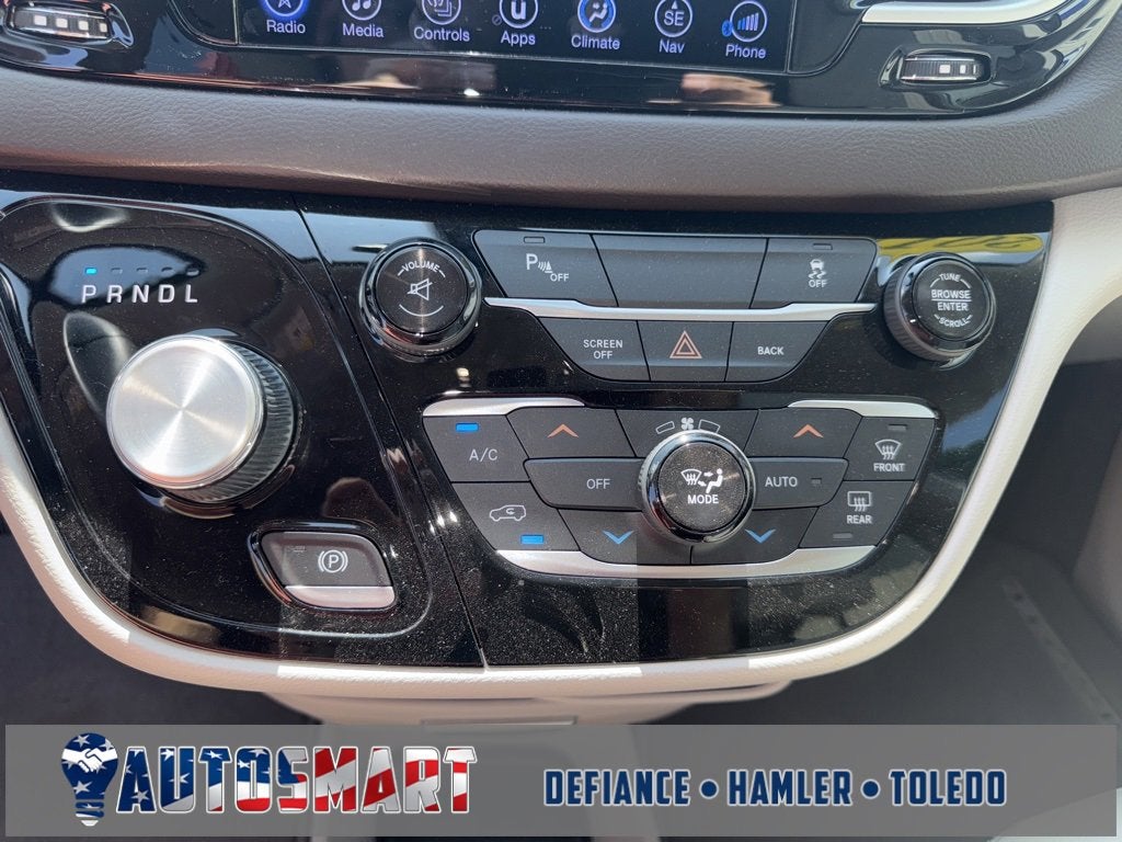 2017 Chrysler Pacifica Touring-L